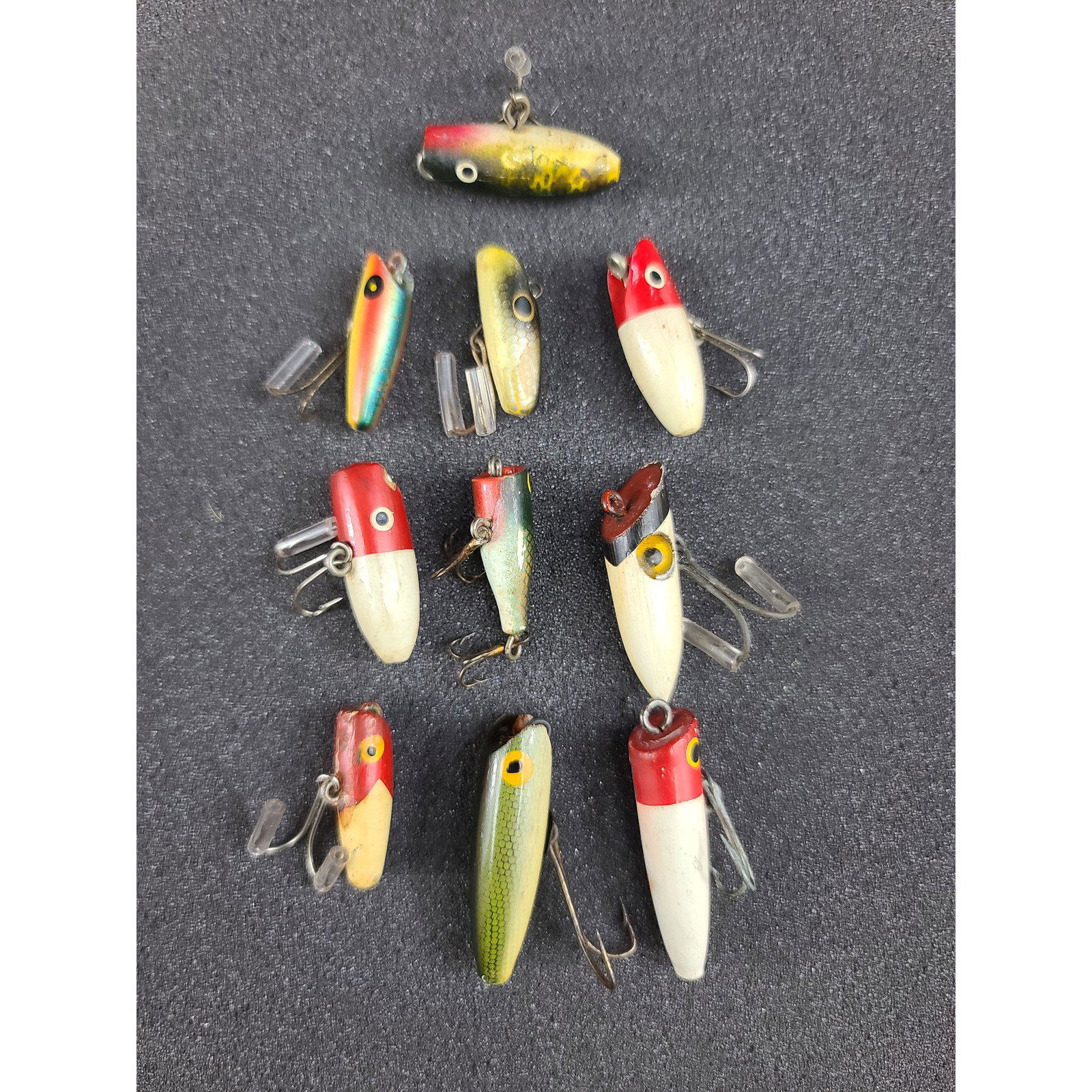 Lot of 10 Vintage Fishing Lures: Lot of 10 Vintage Fishing Lures