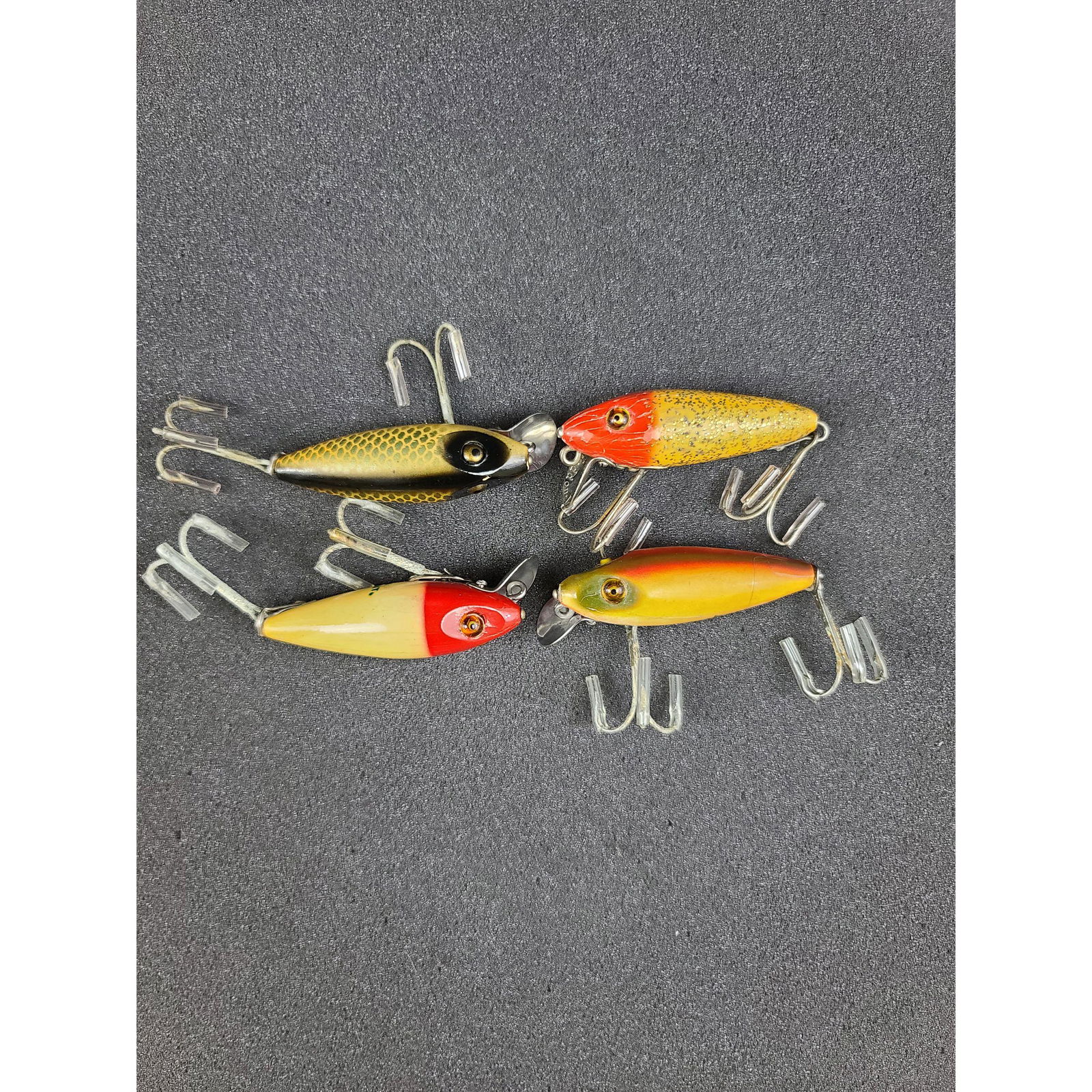 4 Vintage Fishing Lure Glass Eyes Heddon River Runts (1 of 6)