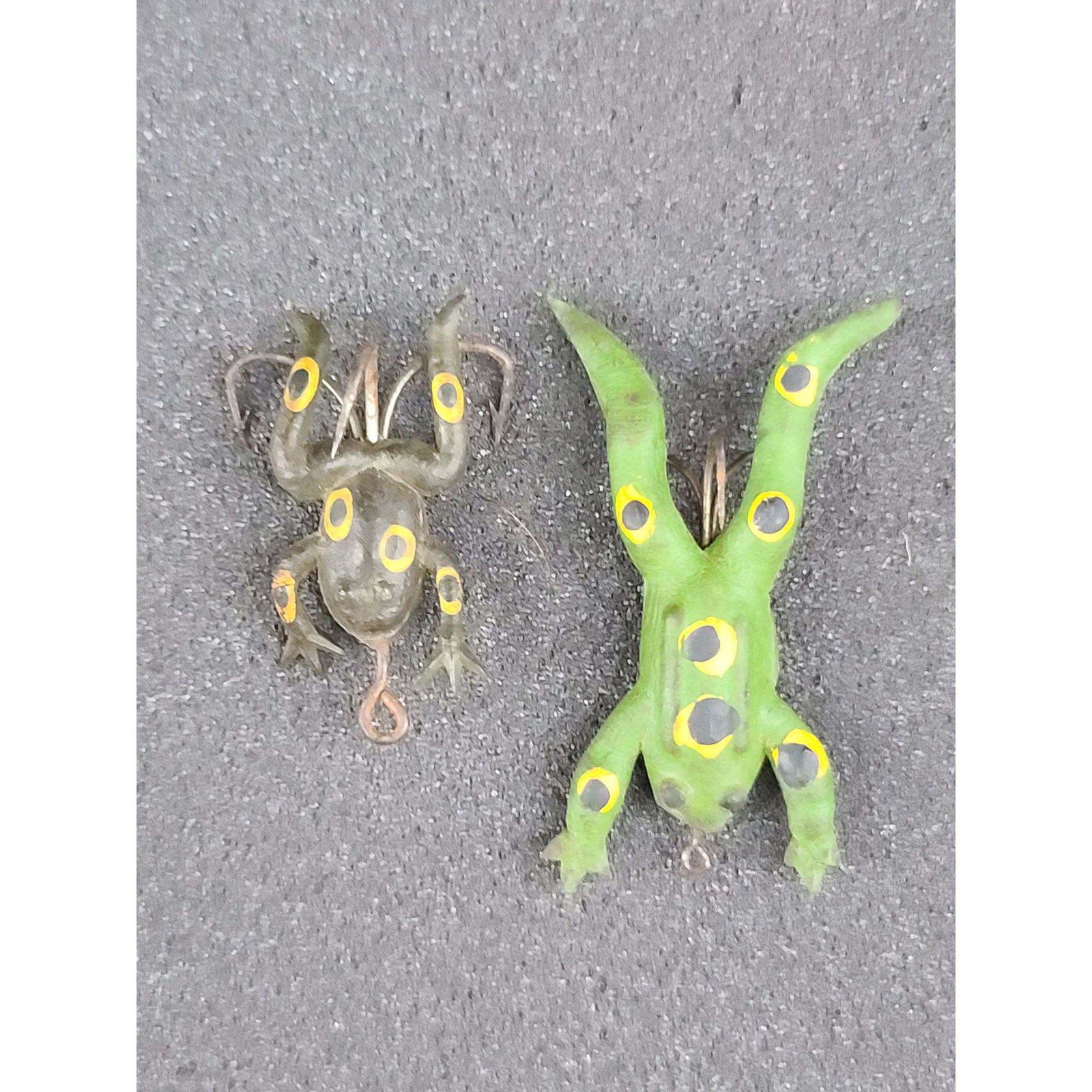 2 Vintage Fly Fishing Lure Frog Lure (1 of 4)