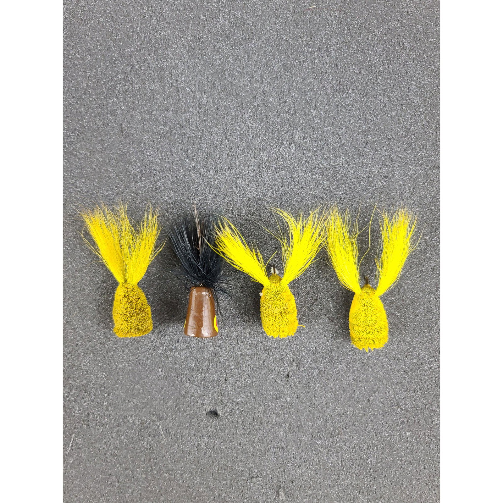 4 Vintage Fly Fishing Lures: 4 Vintage Fly Fishing Lures