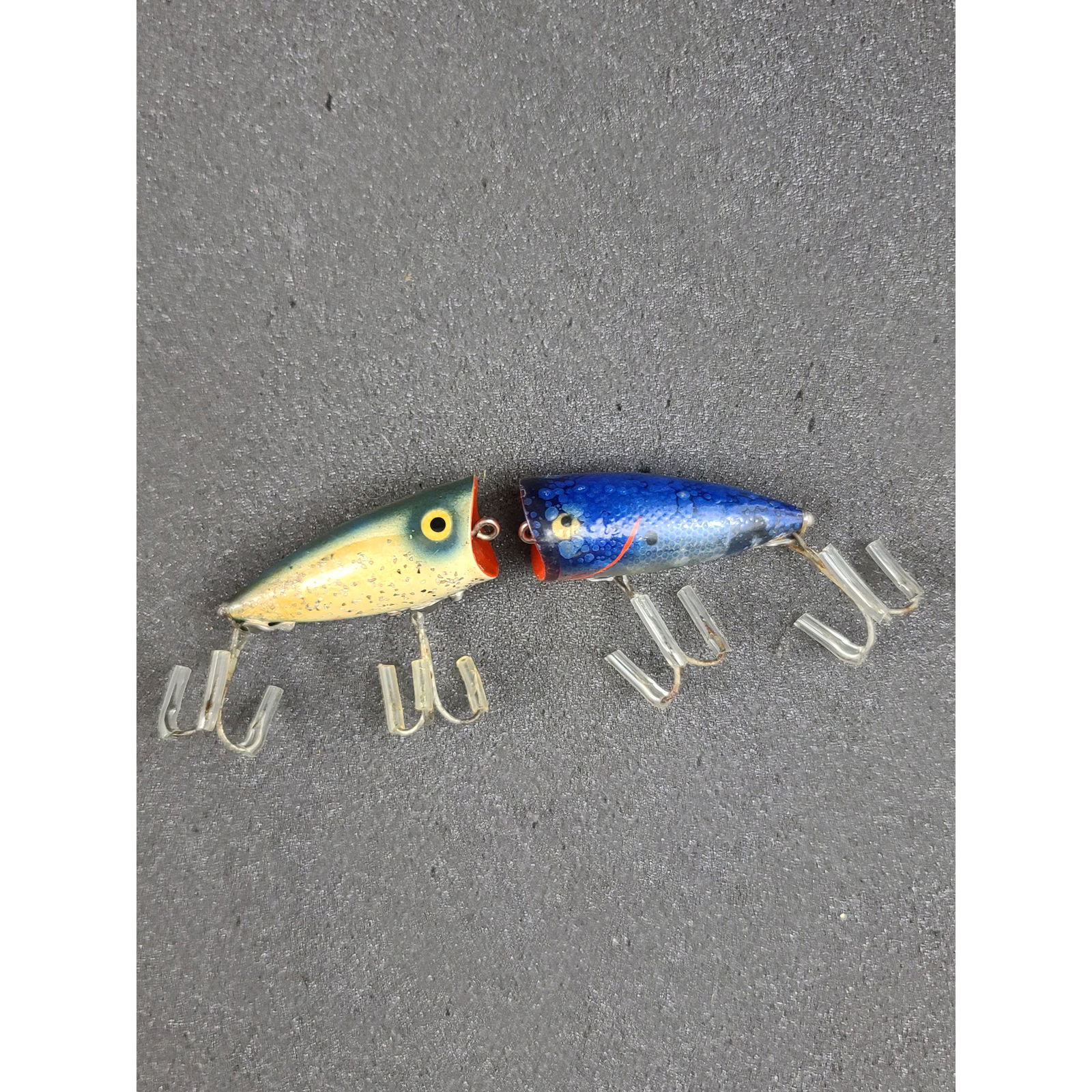 2 Vintage Fishing Lures Heddon Chuggers Jr. Lures (1 of 6)