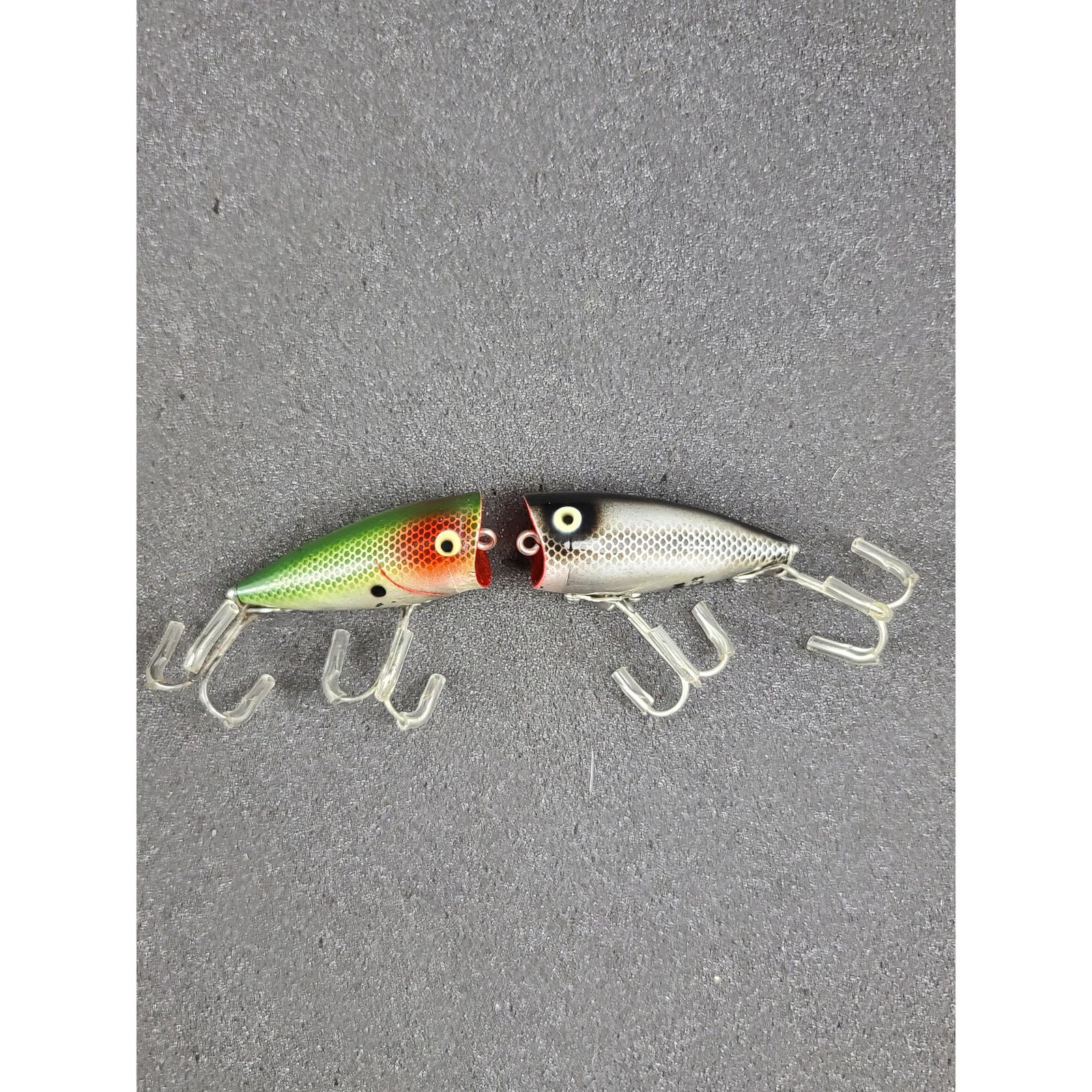 2 Vintage Fishing Lures Heddon Chuggers Jr. Lures (1 of 7)