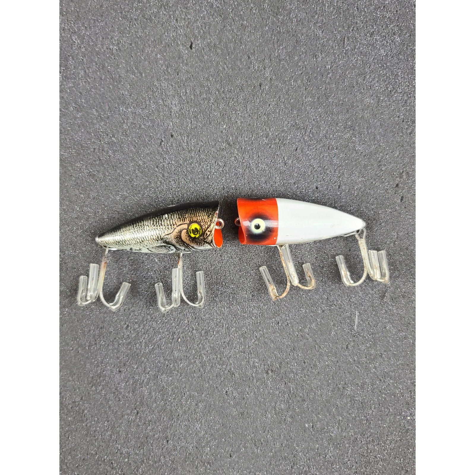 2 Vintage Fishing Lures Heddon Chuggers & Heddon Spook (1 of 7)