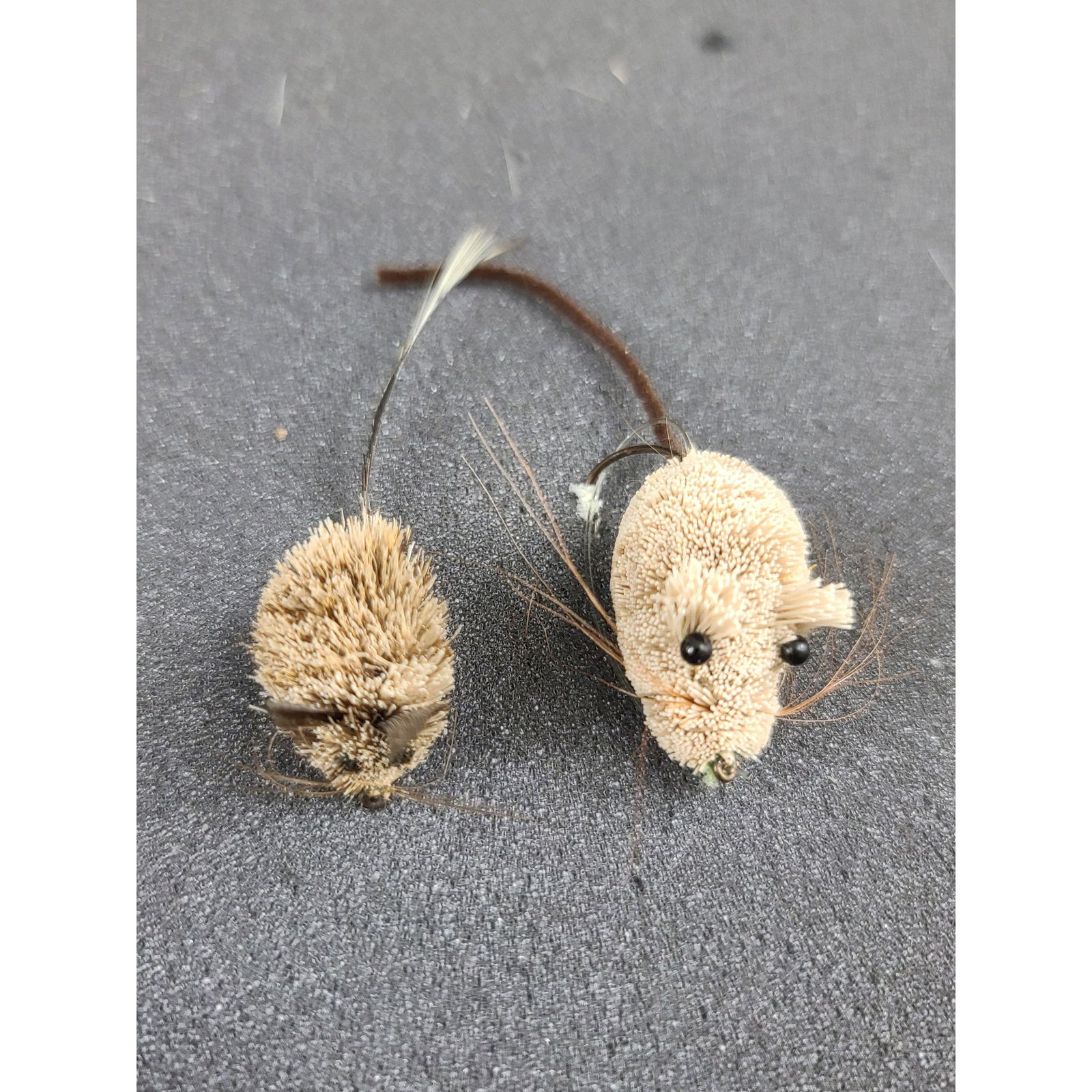 2 Vintage Fishing Lures Hair Fly Mouse Lures (1 of 6)