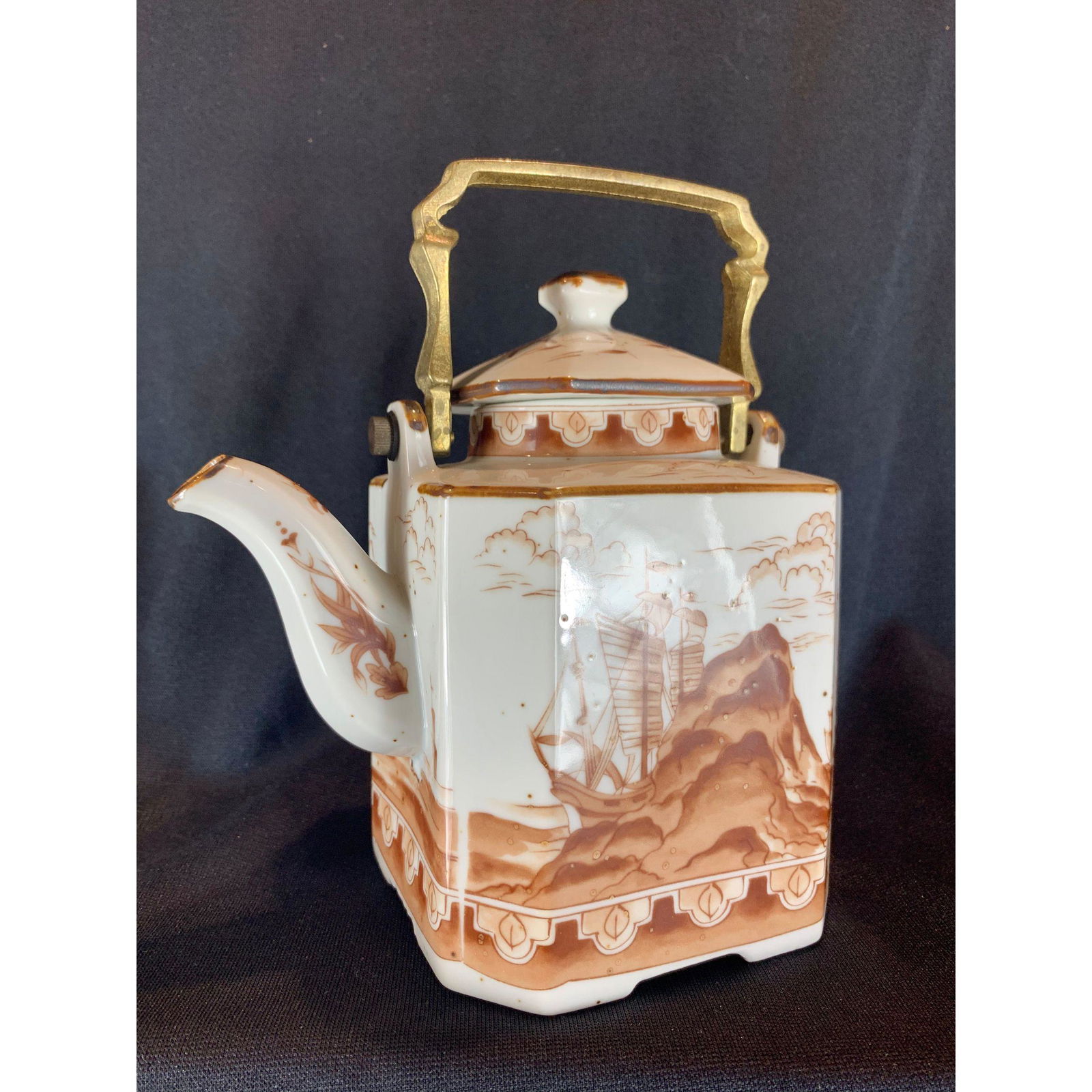 18th century Chinese teapot (1 of 19)