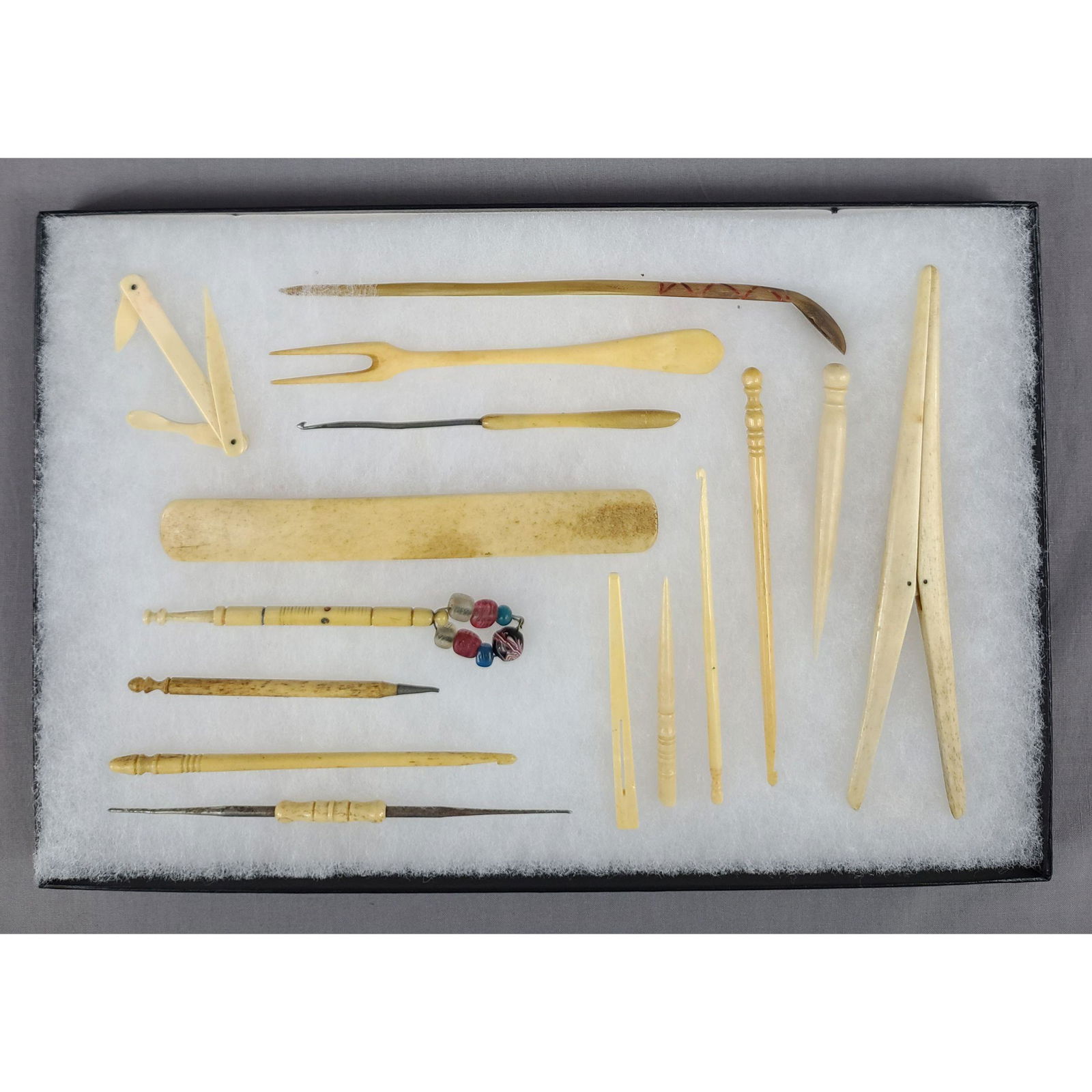 19th Century  Whalebone Sewing Kit (1 of 14)