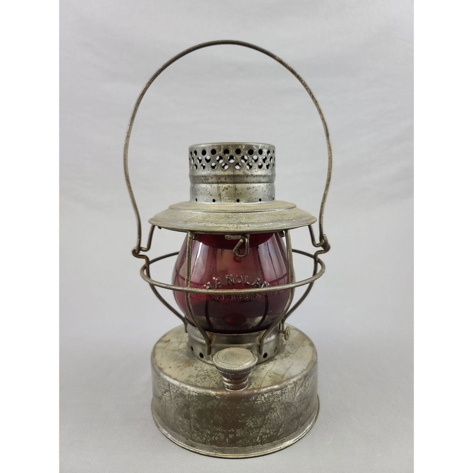 ANTIQUE DIETZ HANDLAND ST LOUIS RAILROAD LANTERN (1 of 7)