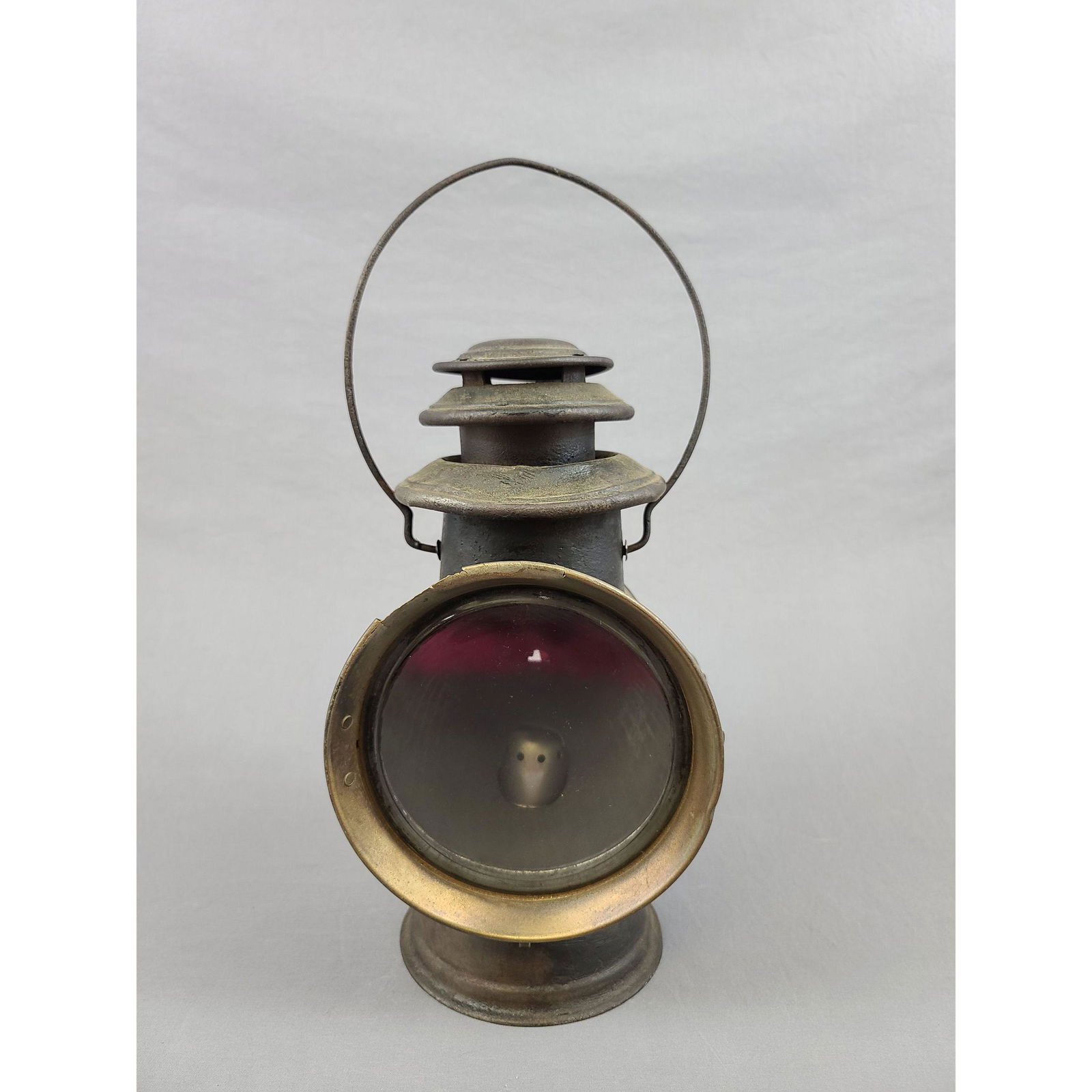 ANTIQUE DIETZ RAILROAD LANTERN With ORIGINAL SHADE (1 of 13)