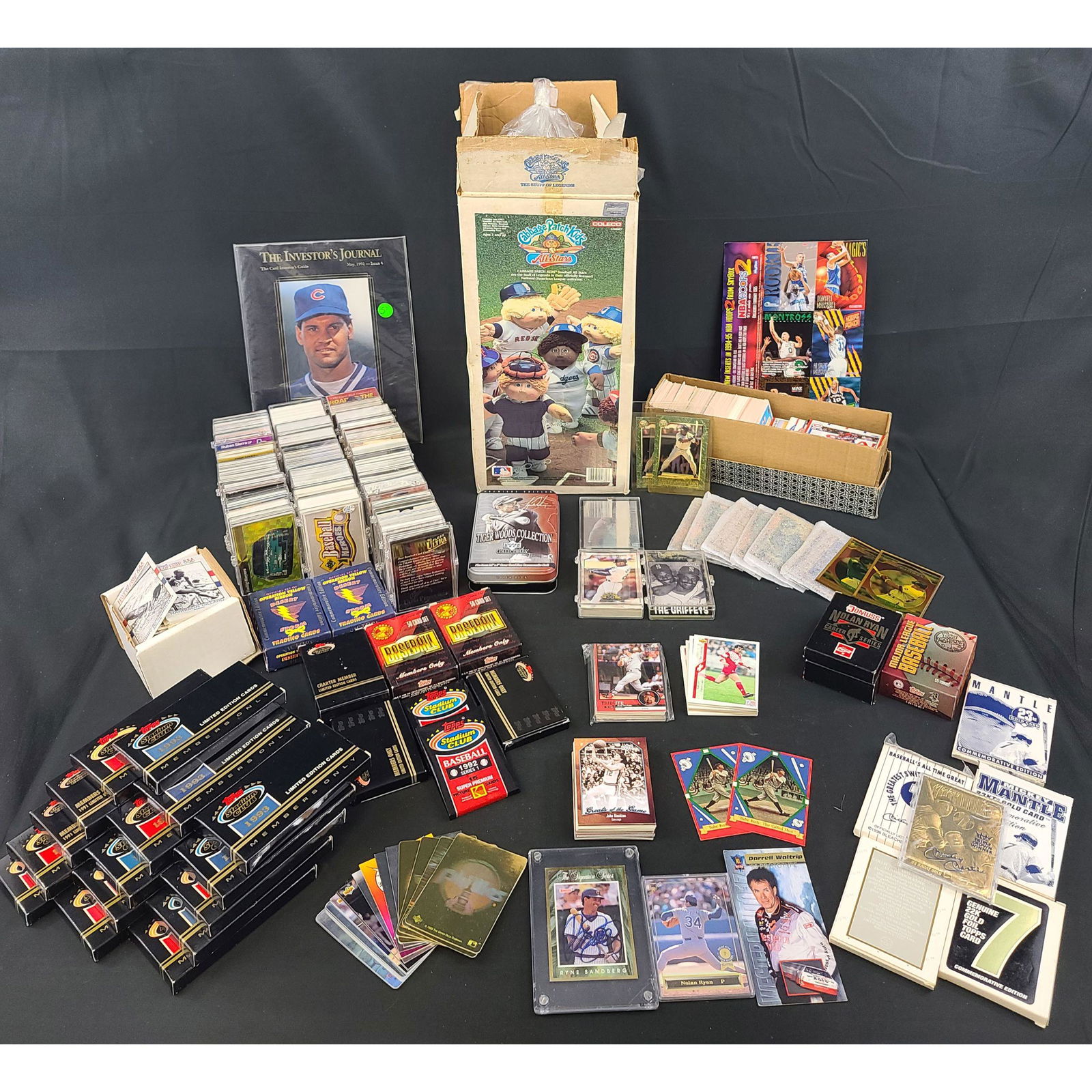 **LG LOT OF HIGHLY COLLECTIBLE ASSORTED SPORTS CARDS** (1 of 15)