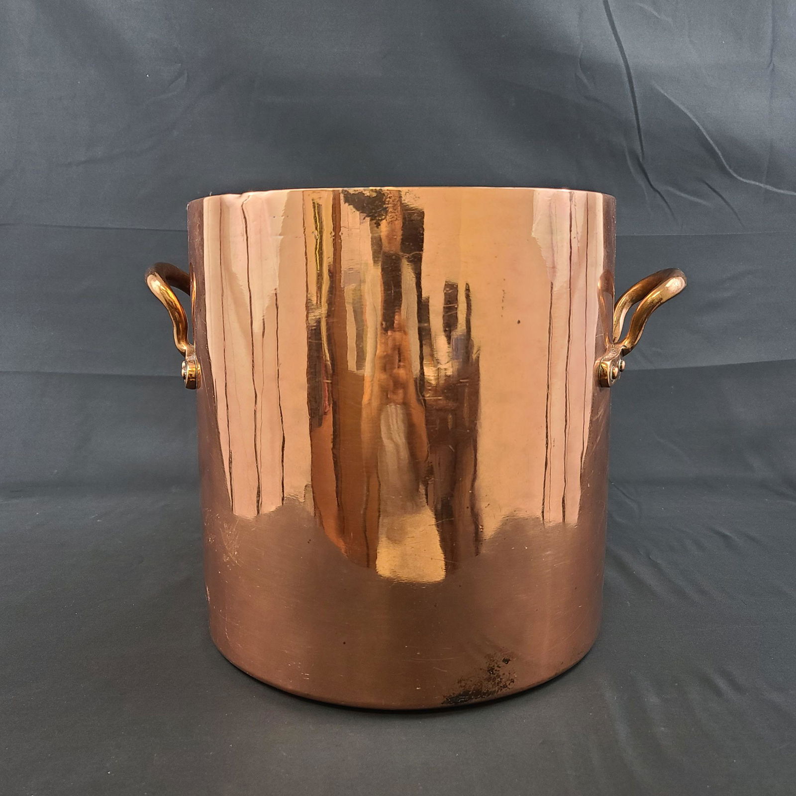 A Large 2 Handle Copper Pot With Mark 19th c (1 of 11)