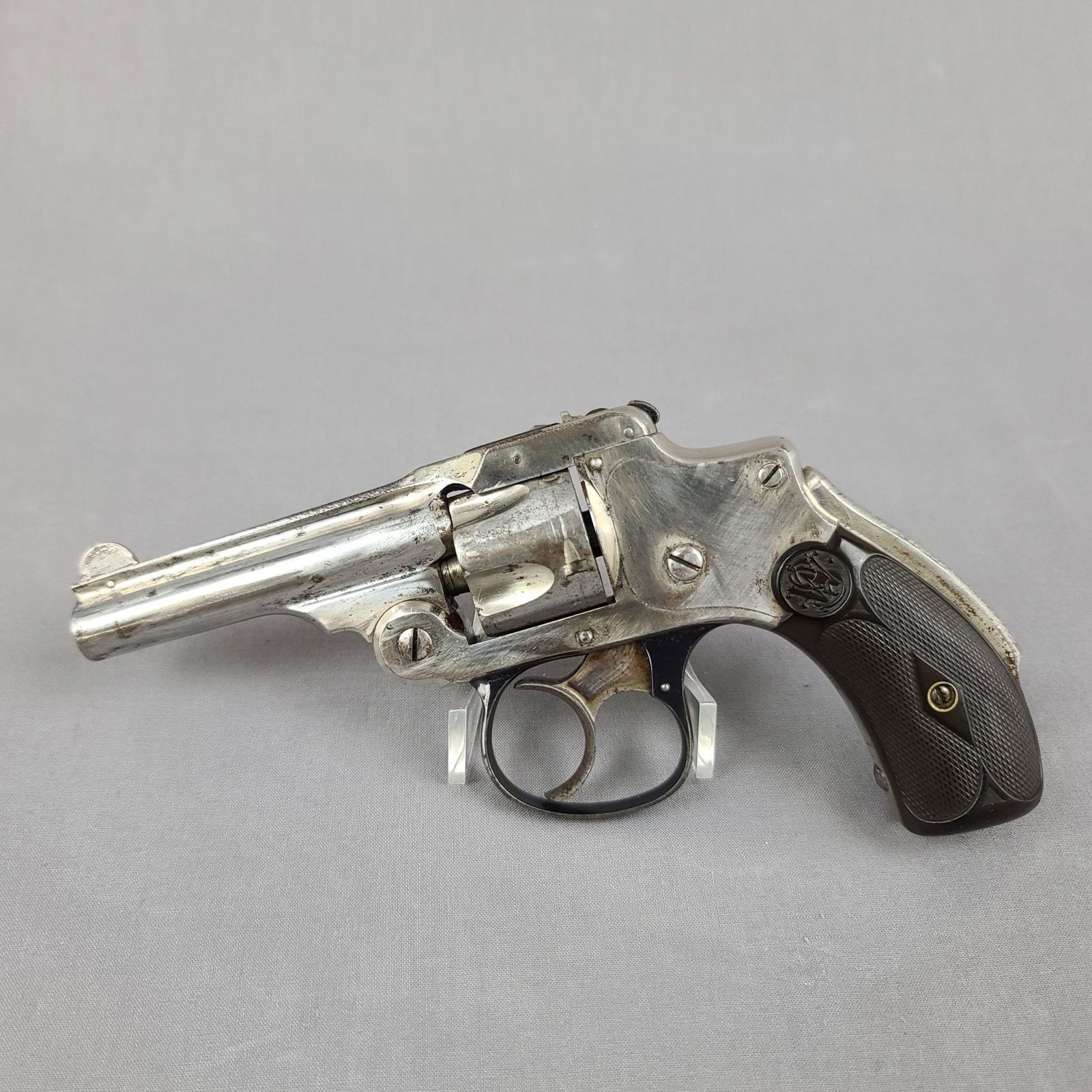 S & W Safety Hammer-less 1st Model Revolver: Smith And Wesson Hammer-less 1st Model Top Break "NEW DEPARTURE" LEMON SQUEEZER. MANUFACTURED 1897-1898 DATED THROUGH SERIAL # AND SMITH AND WESSON RECORDS.