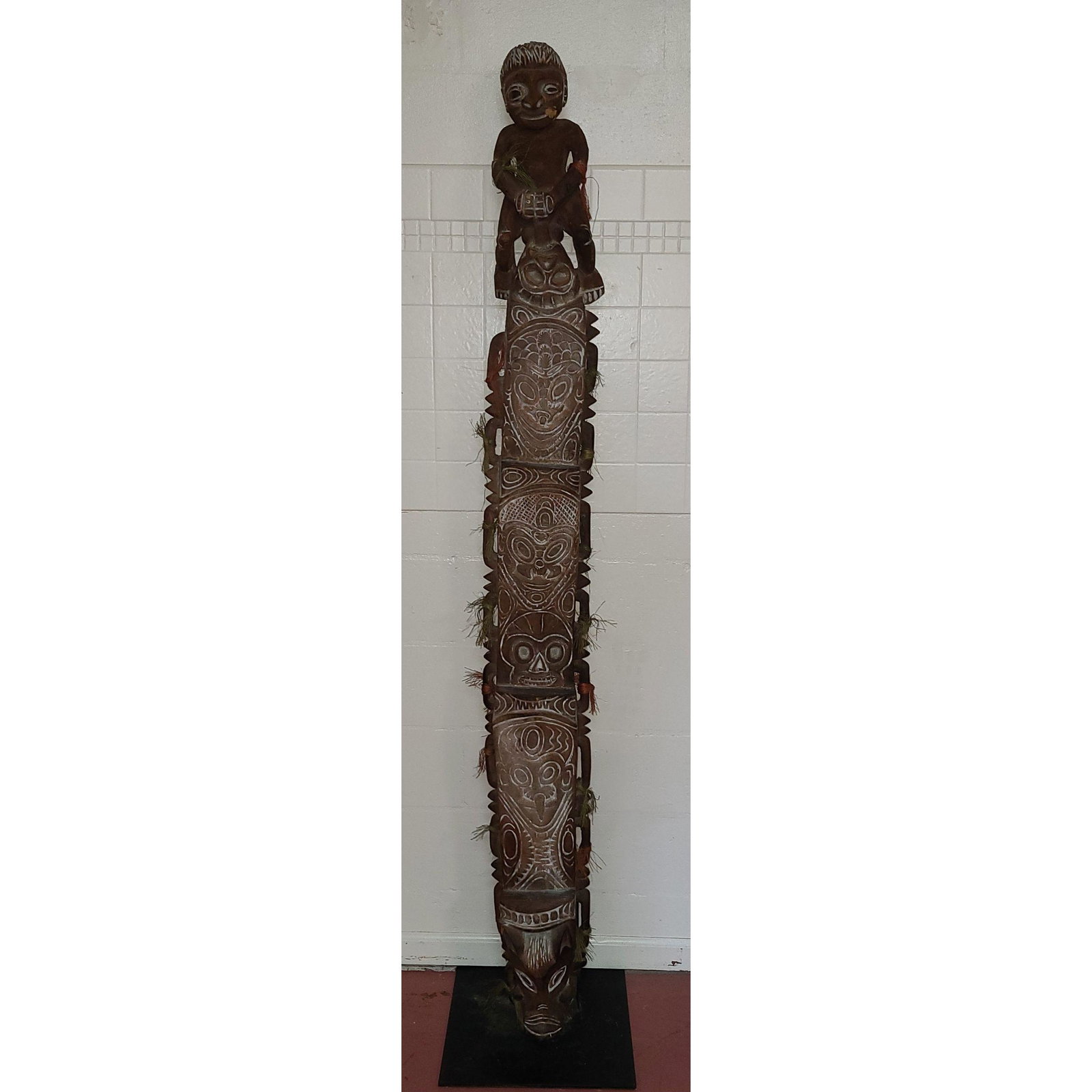 Antique Papua New Guinea Totem with Figures: Antique Papua New Guinea Totem with Figures. Measures 82" Tall.