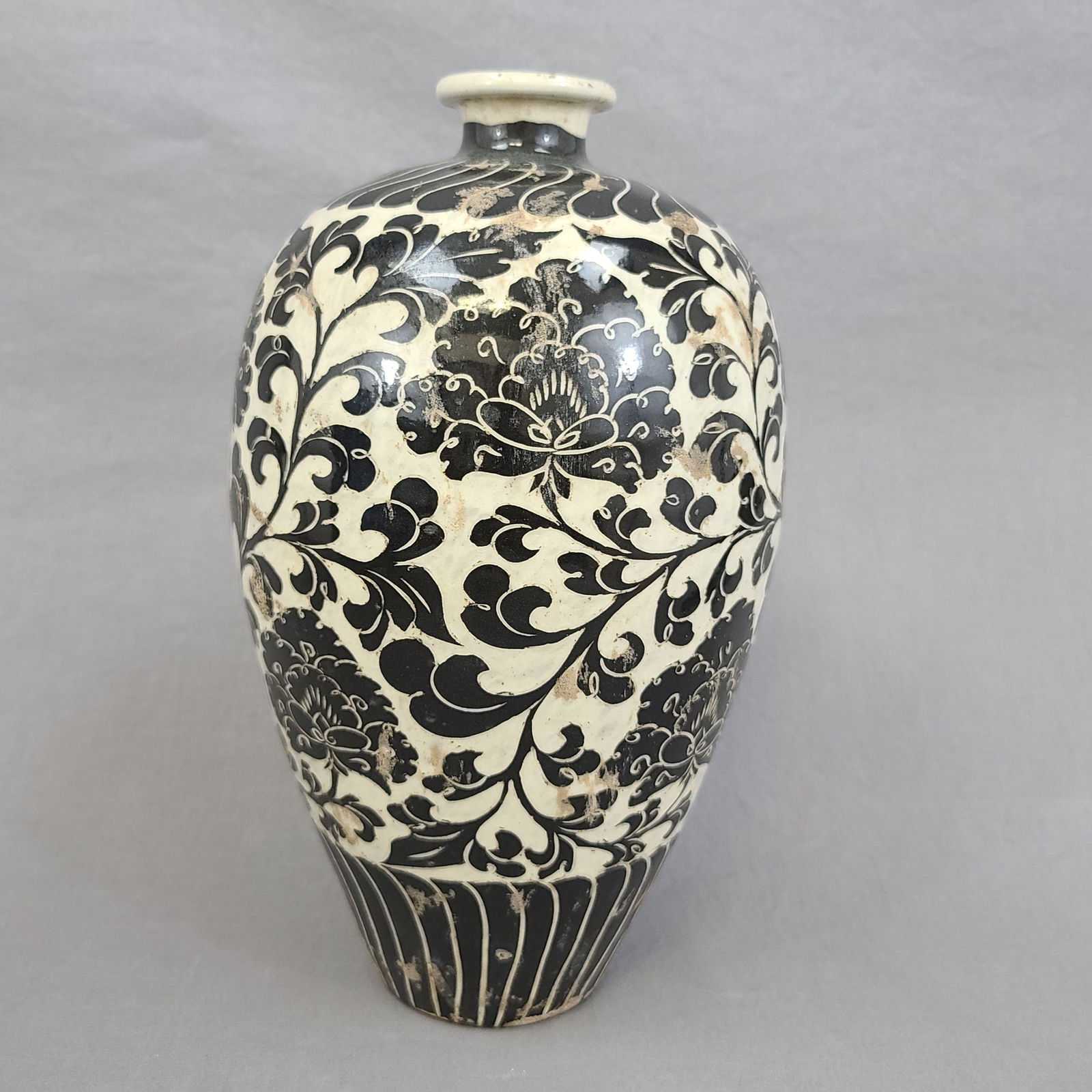Tall Chinese Cizhou Meiping Vase (1 of 18)