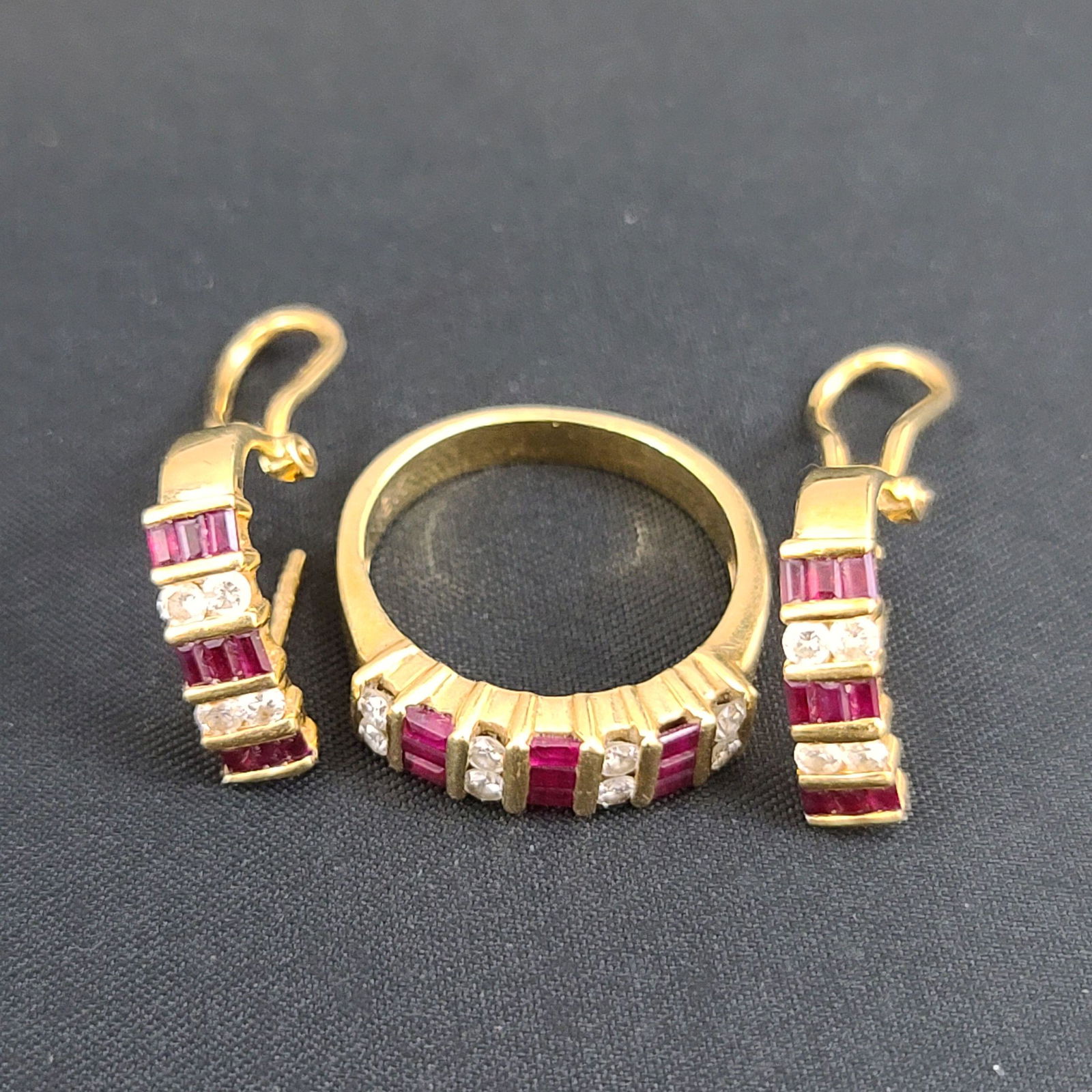 18k Yellow Gold with Diamonds & Rubies Ring (1 of 11)