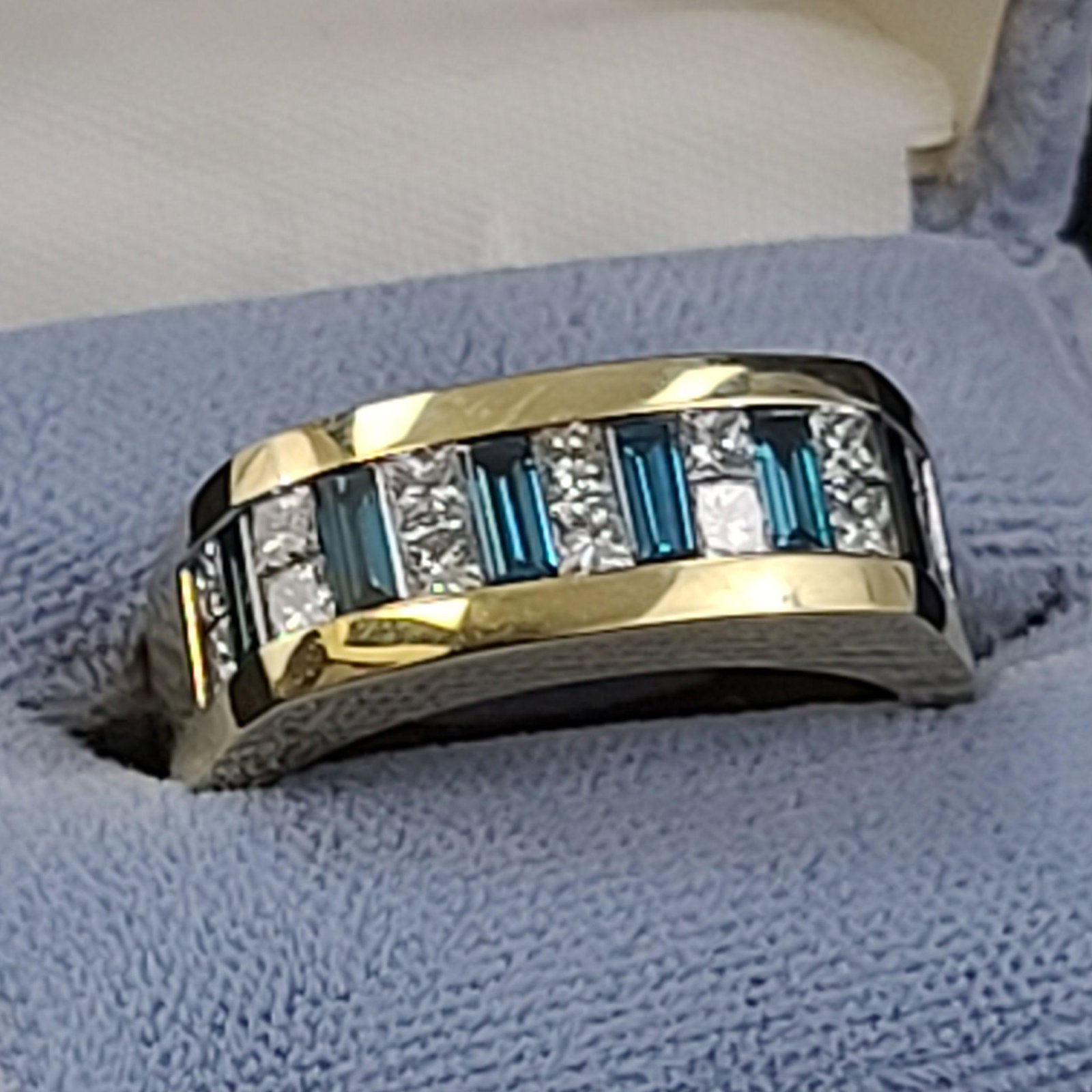 Men's 18k Yellow Gold Ring w/ Aquamarine & Diamonds (1 of 14)