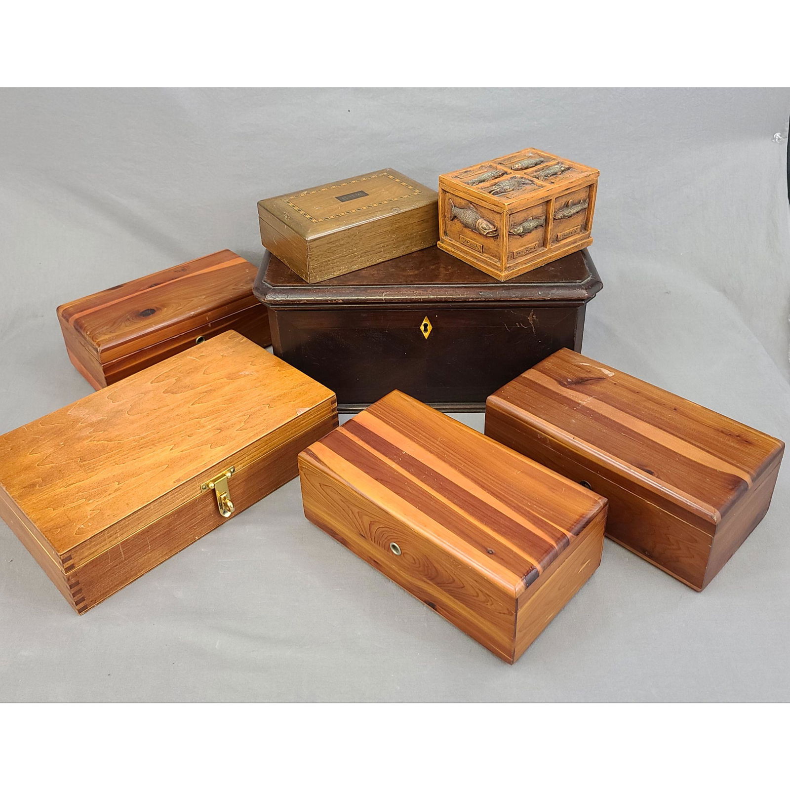 Group of Antique Vintage Dresser Boxes (1 of 19)