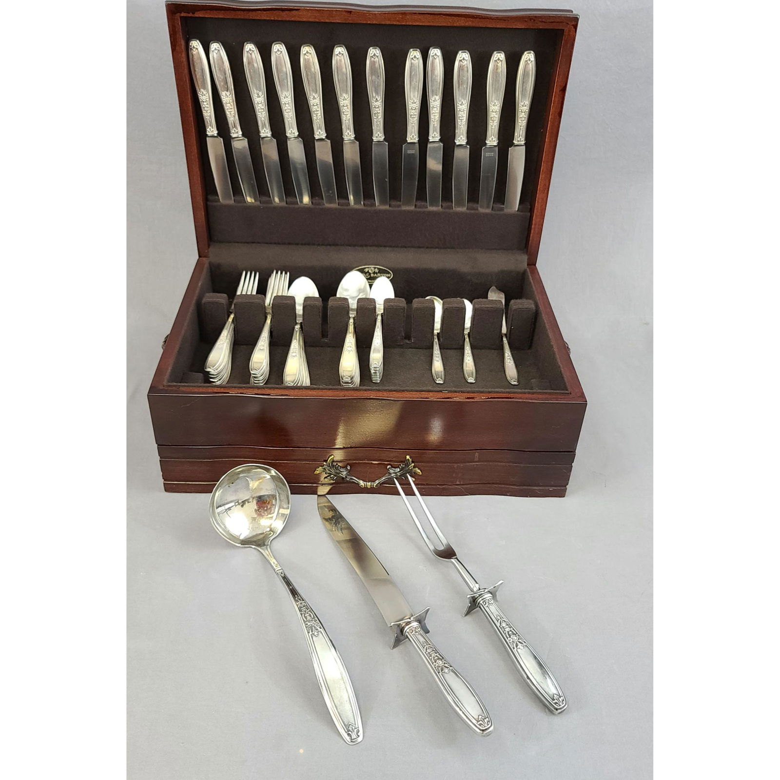 1847 Roger Bros Silver-plated Flatware w/ Box 53Pcs (1 of 11)