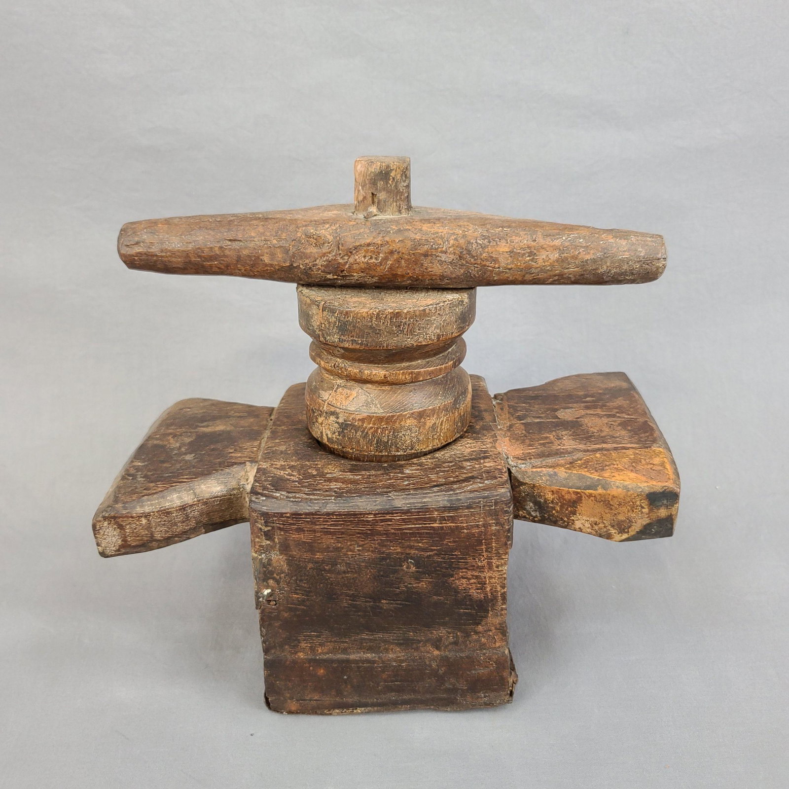 Unusual Antique Primitive Wood Juicer 19th C: Antique Primitive Wood Juicer. Measure 10.5" x 10.5" x 6.5"