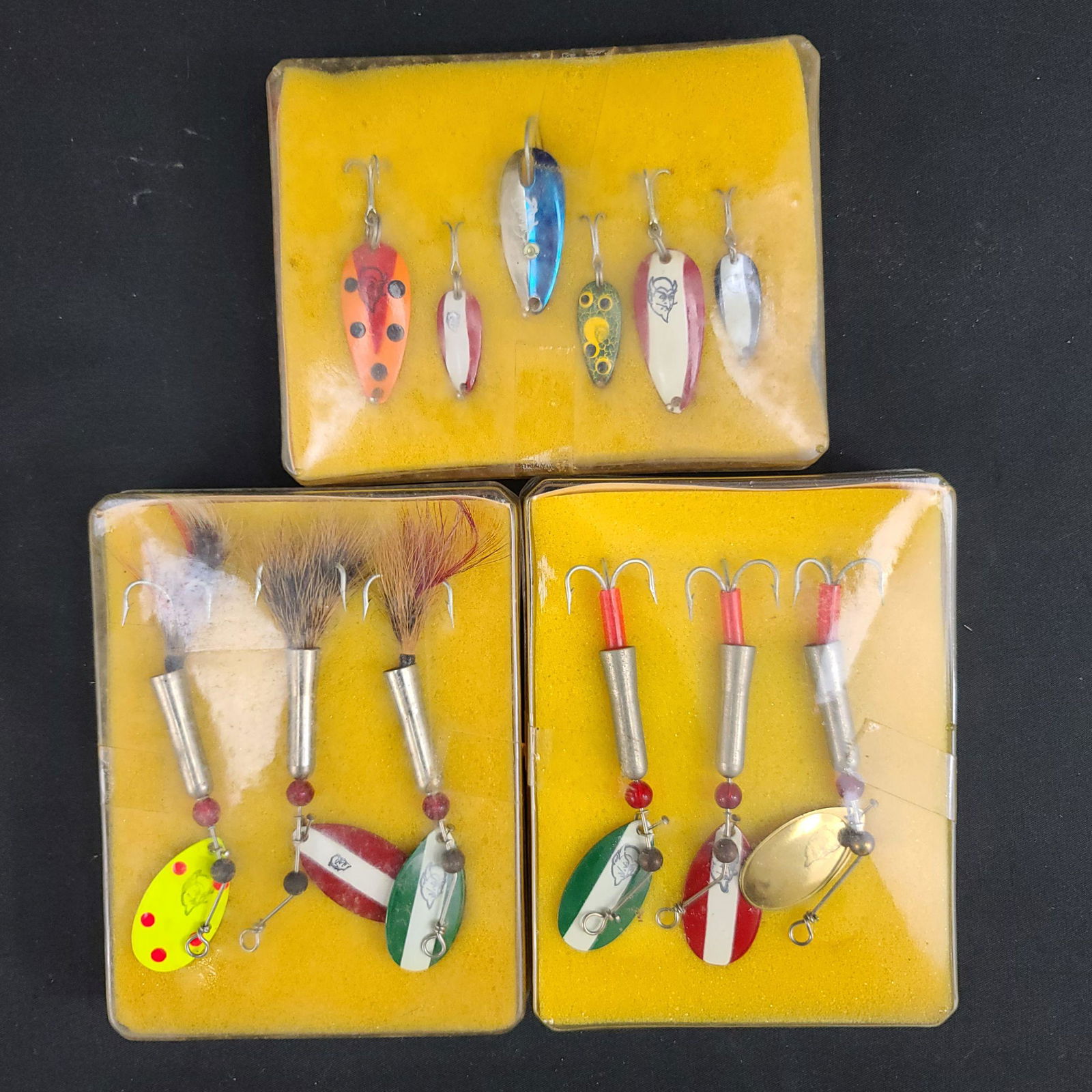 Lot Of 12 Vintage Fishing Lures With Boxes: Lot Of 12 Vintage Fishing Lures With Boxes.