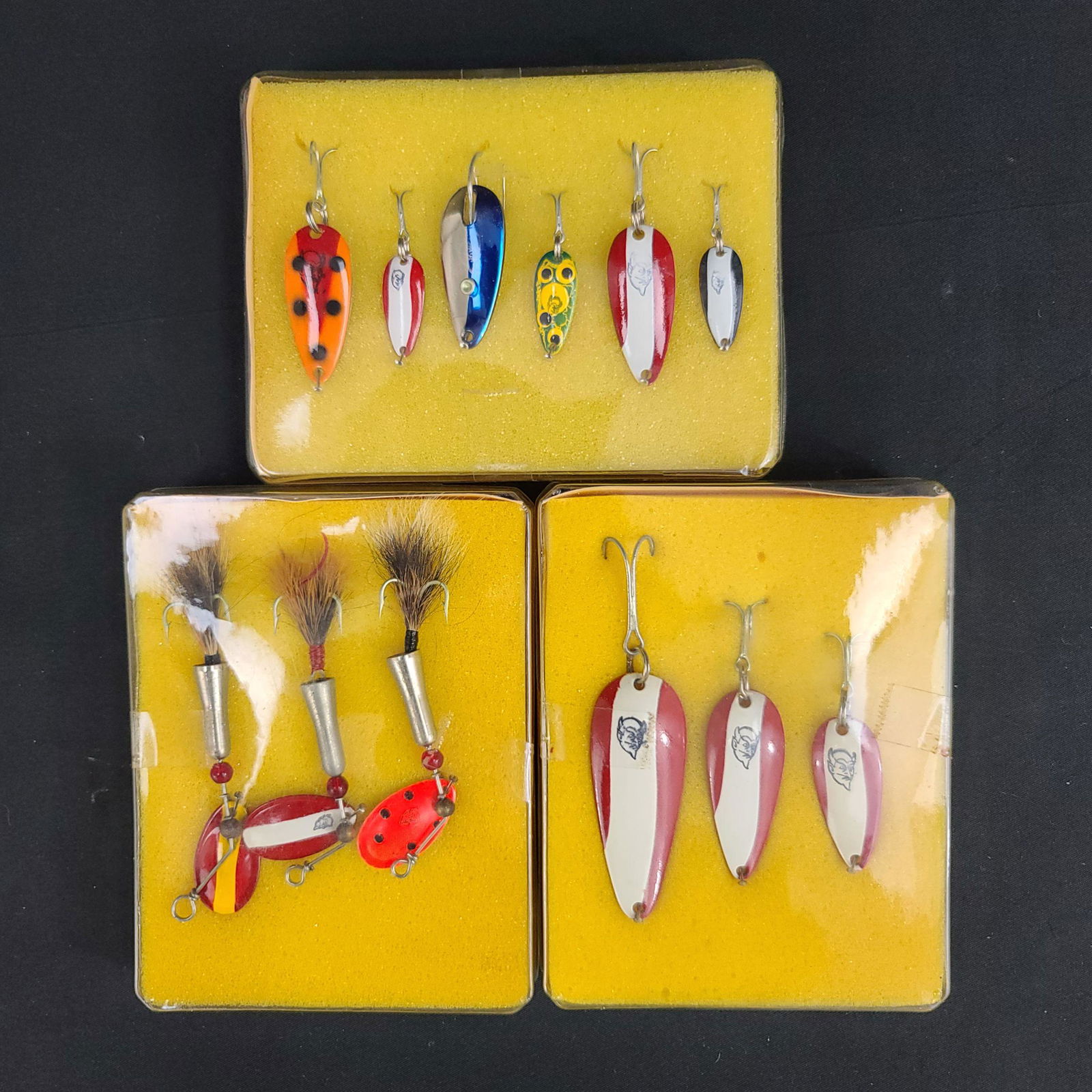 Lot Of 12 Vintage Fishing Lures With Boxes: Lot Of 12 Vintage Fishing Lures With Boxes.