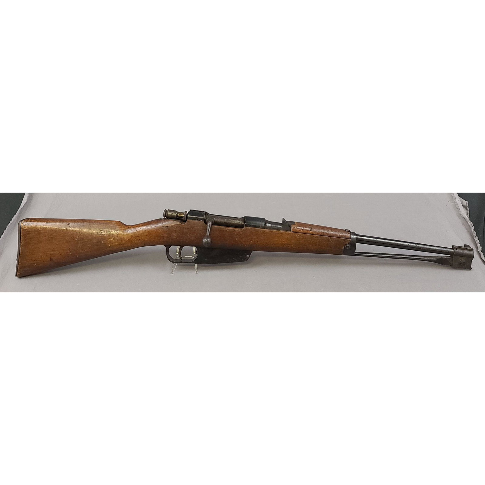 Vintage Italian Carcano Carbine Rifle: Vintage Italian Carcano Carbine Rifle, 36.5" Overall. $65.00 will be added to all firearms invoices for FFL Transfer and shipping to your local FFL location.