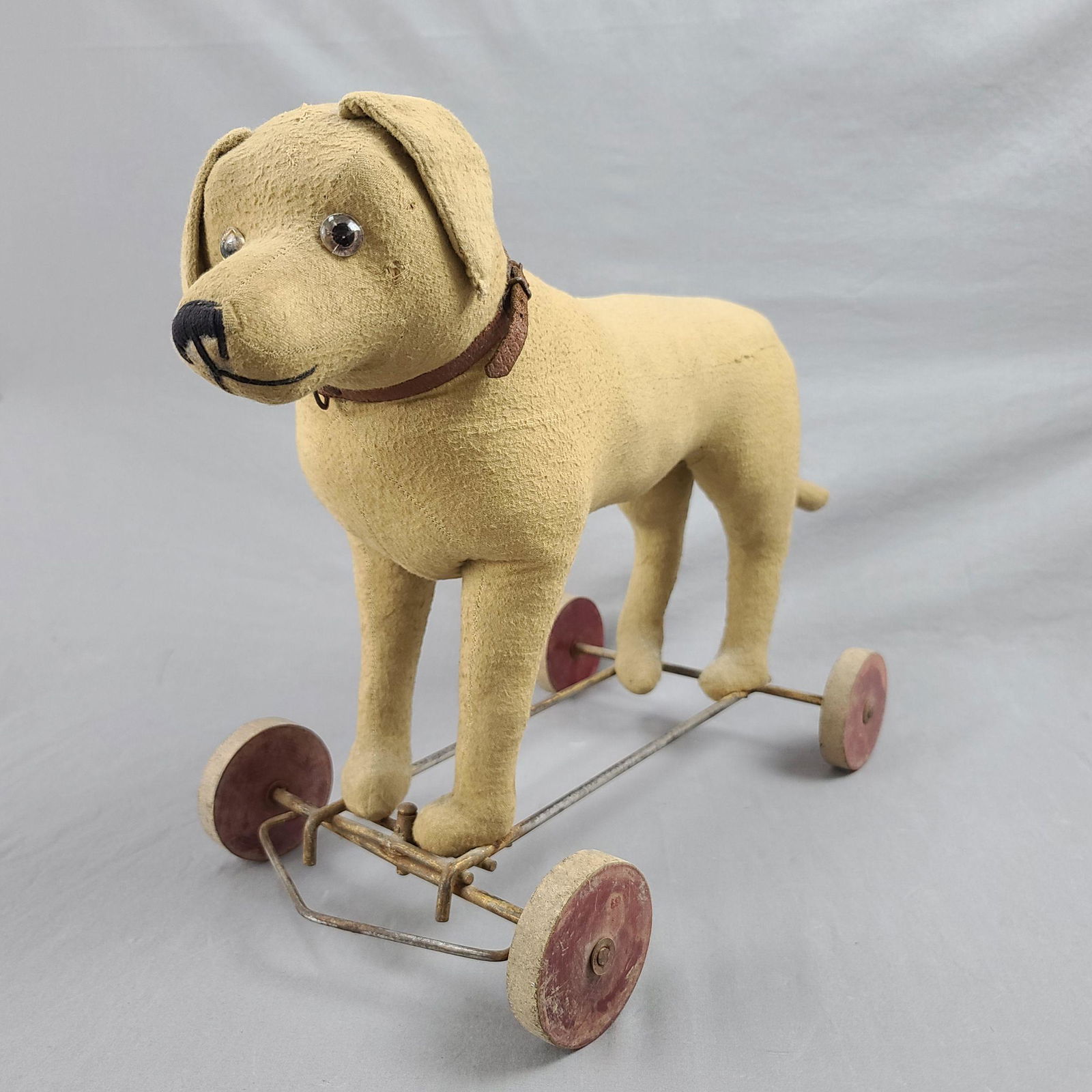 Antique Stuffed Toy Dog Pull Toy Early 20th C: Antique Pull Toy Early 20th C. Measure 21.5" x 15"