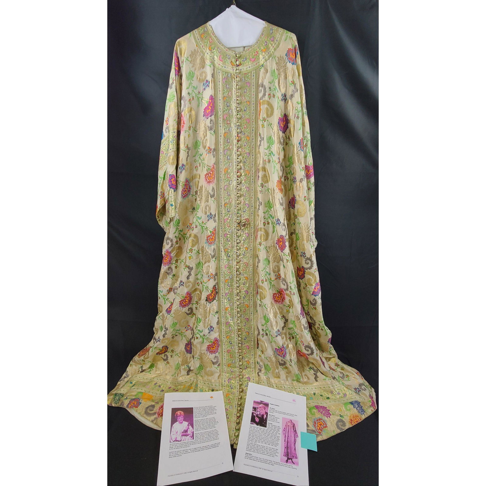 Angela Lansbury 84 Academy Awards Gown: Angela Lansbury 1984 Academy Awards Profils du Monde design Asian Floral silk Caftan Gown (she was a presenter)British character actress, long in the United States. the daughter of an actress and the 