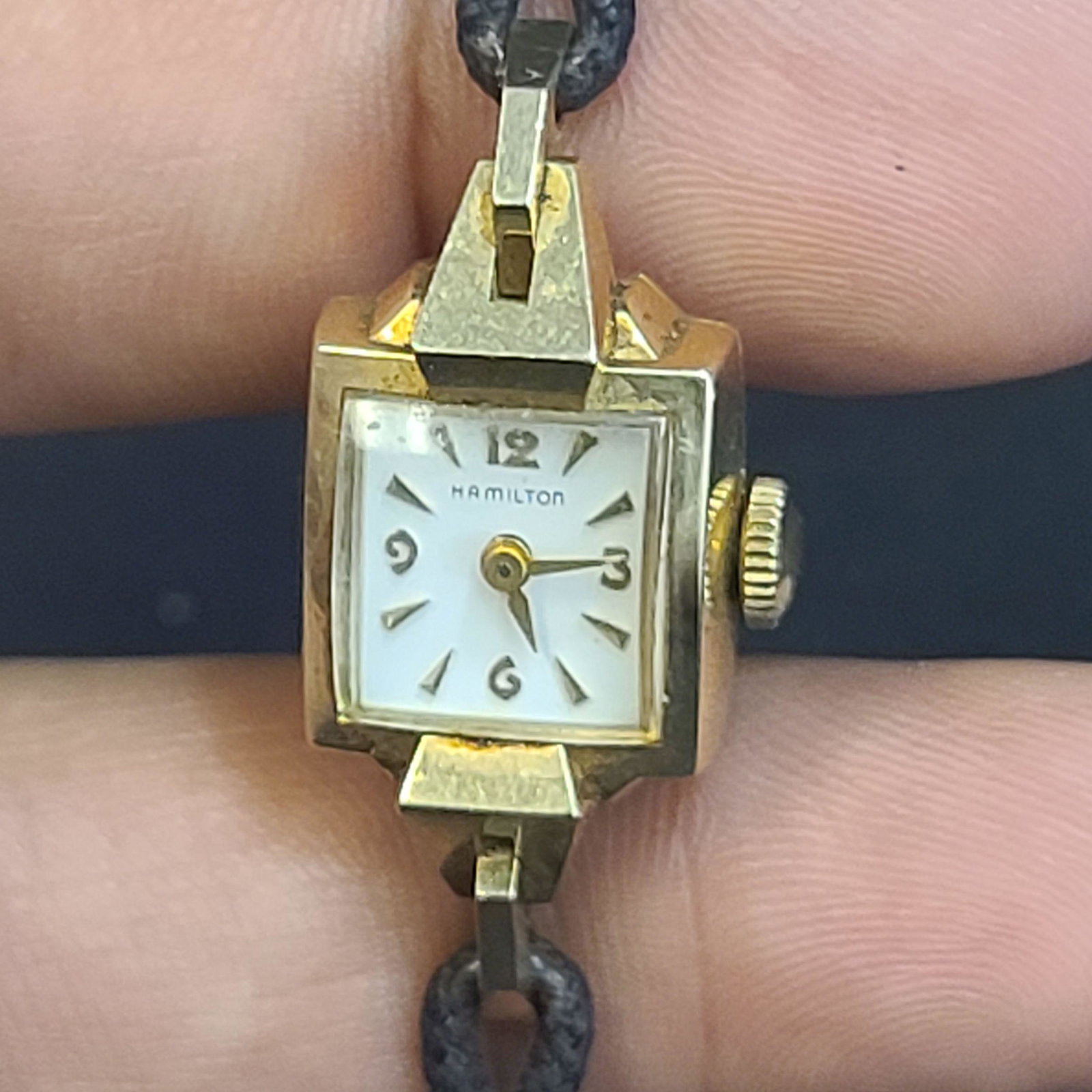 14k Gold Hamilton Ladies Watch: 14k Gold Hamilton Ladies Watch, watch runs