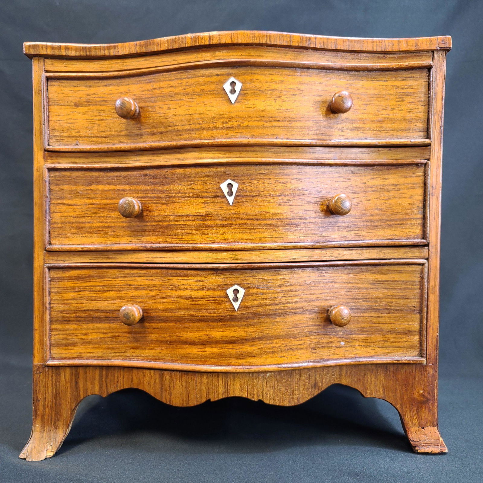 Miniature Hepplewhite Inlaid Chest 3 Drawers (1 of 16)