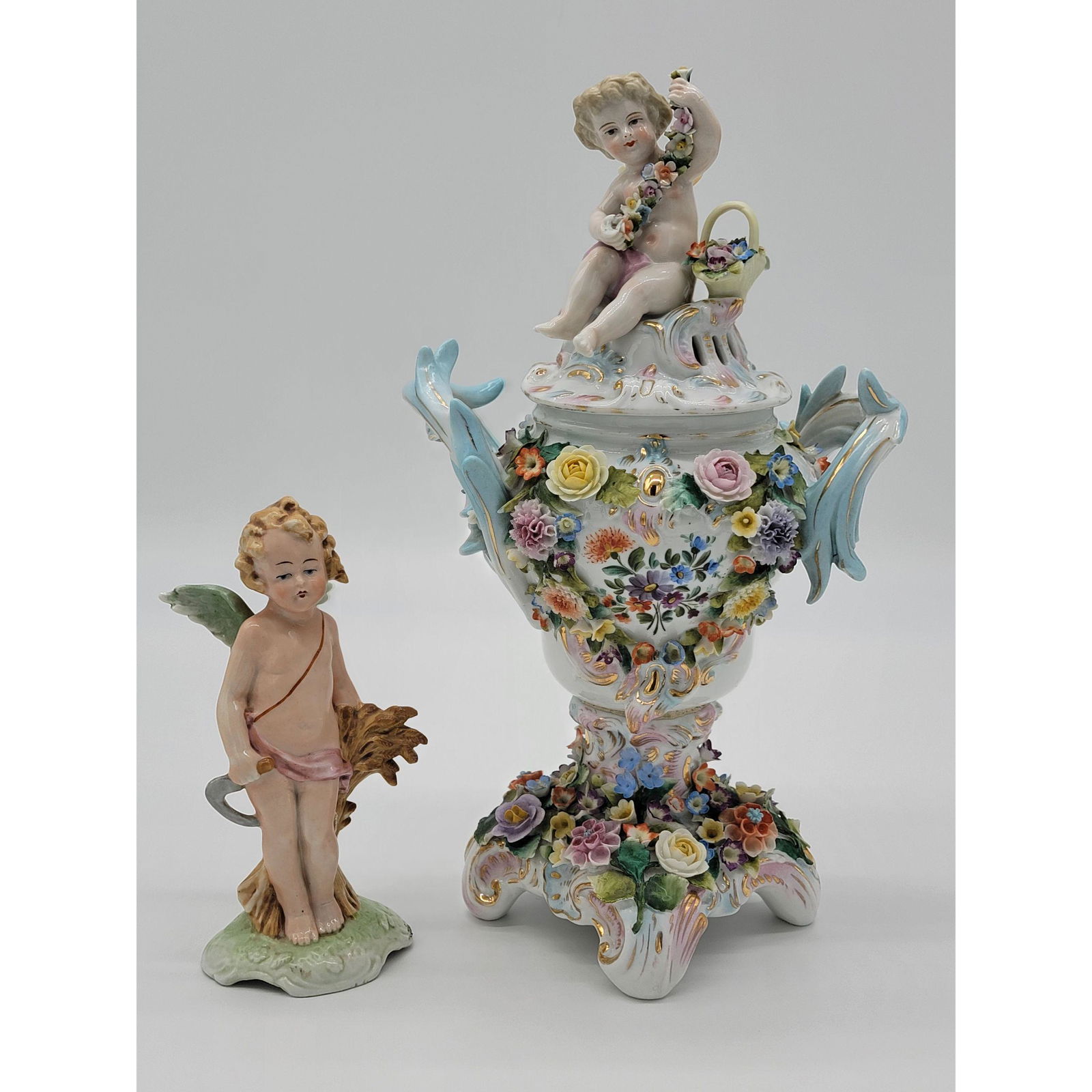 German Sitzendorf Porcelain Covered urn 1887-1900 (1 of 20)