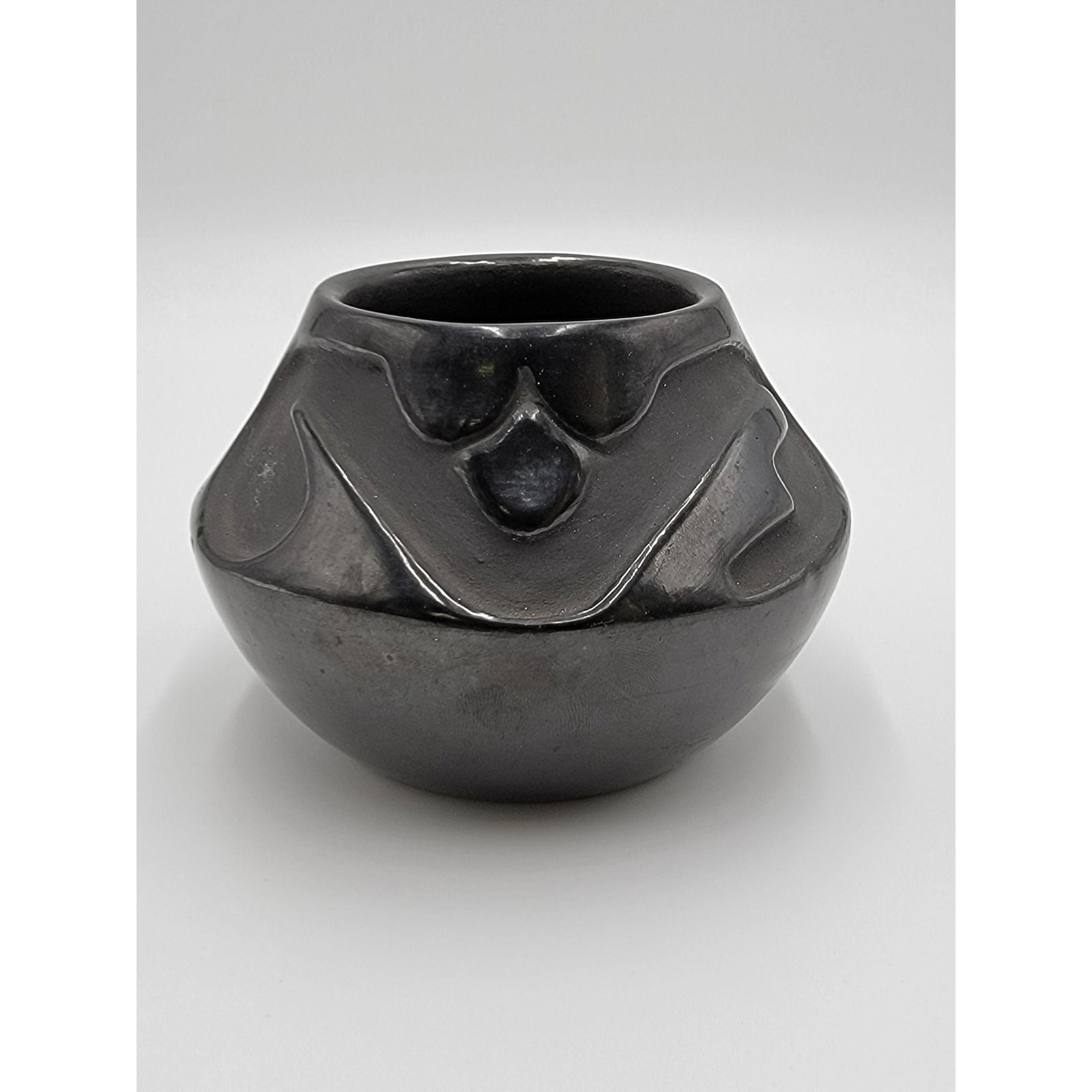 Santa Clara Pottery Bowl Signed Rose Gonzalez (1 of 8)