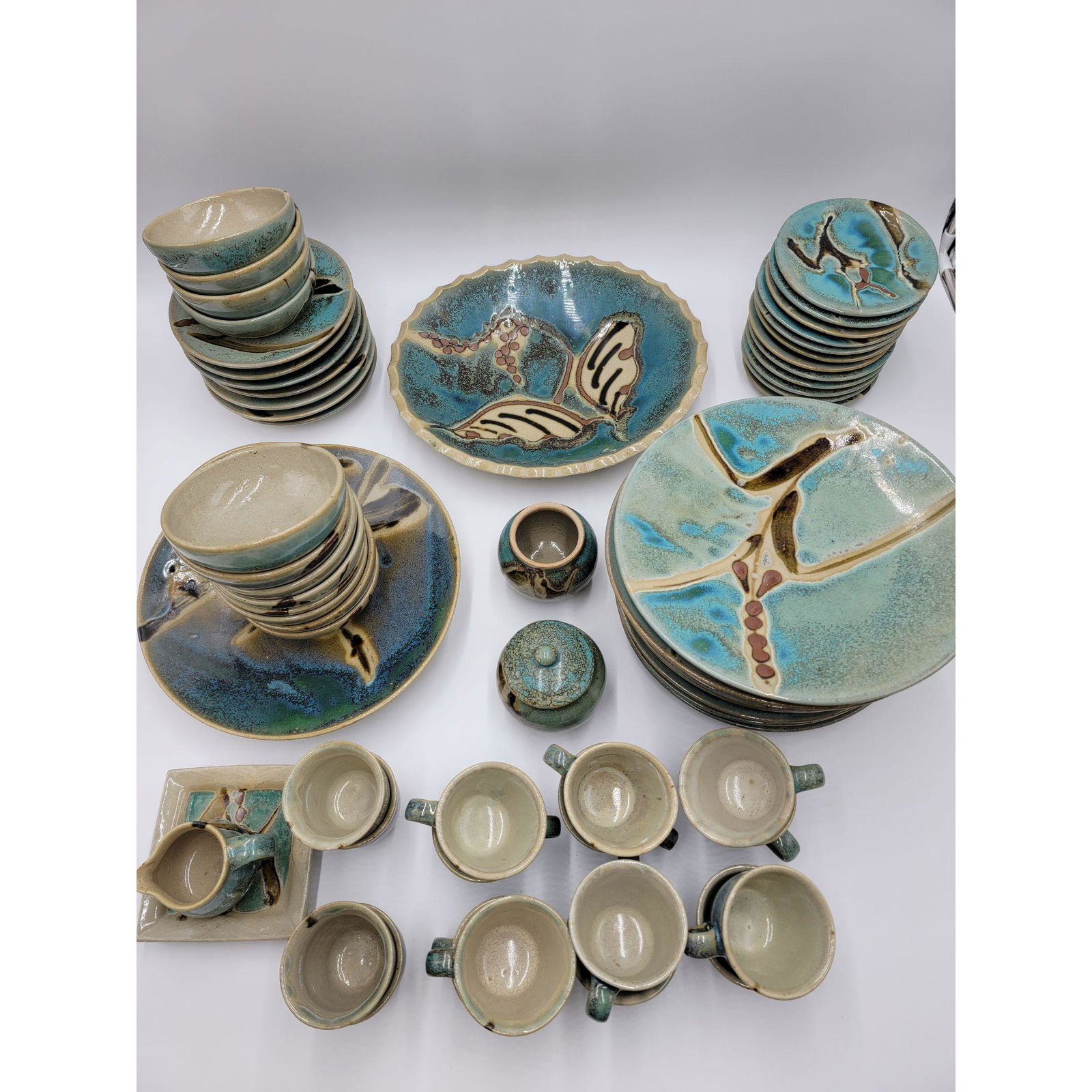 62 Pieces Of Mashico Ware Pottery Dishes (1 of 20)