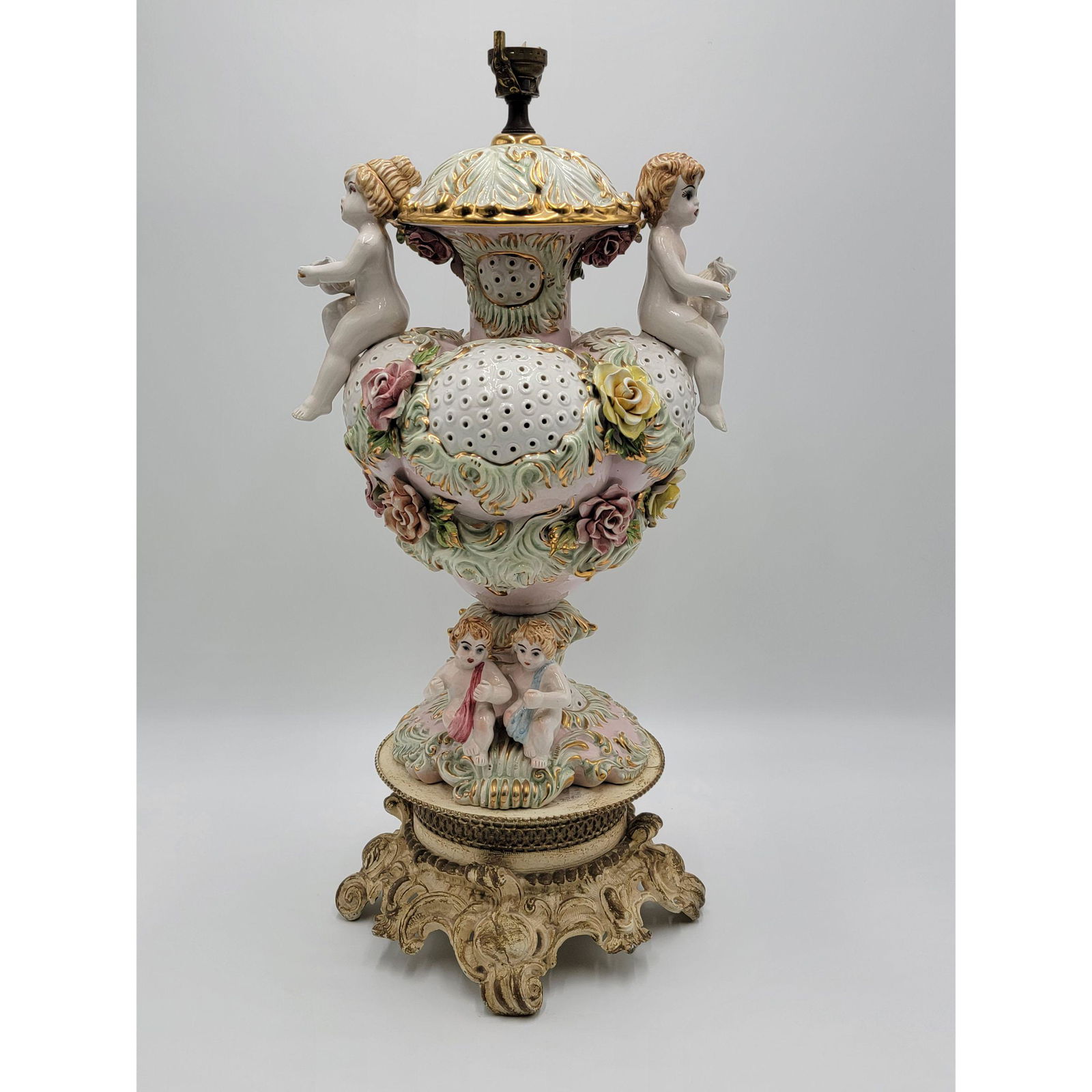 Vintage Capodimonte Lamp With Cherubs (1 of 13)