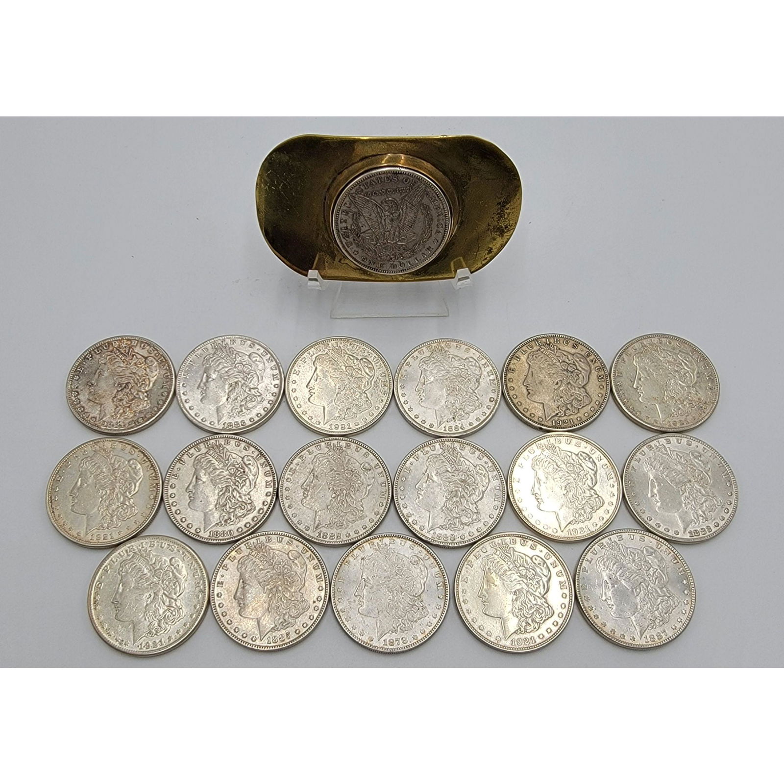 18 Morgan Silver Dollars 1881S, 1921S, 1921D, 1883O (1 of 16)