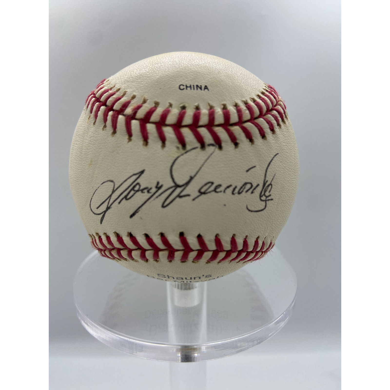 Vintage MLB Tony Fernandez Signed Baseball (1 of 3)