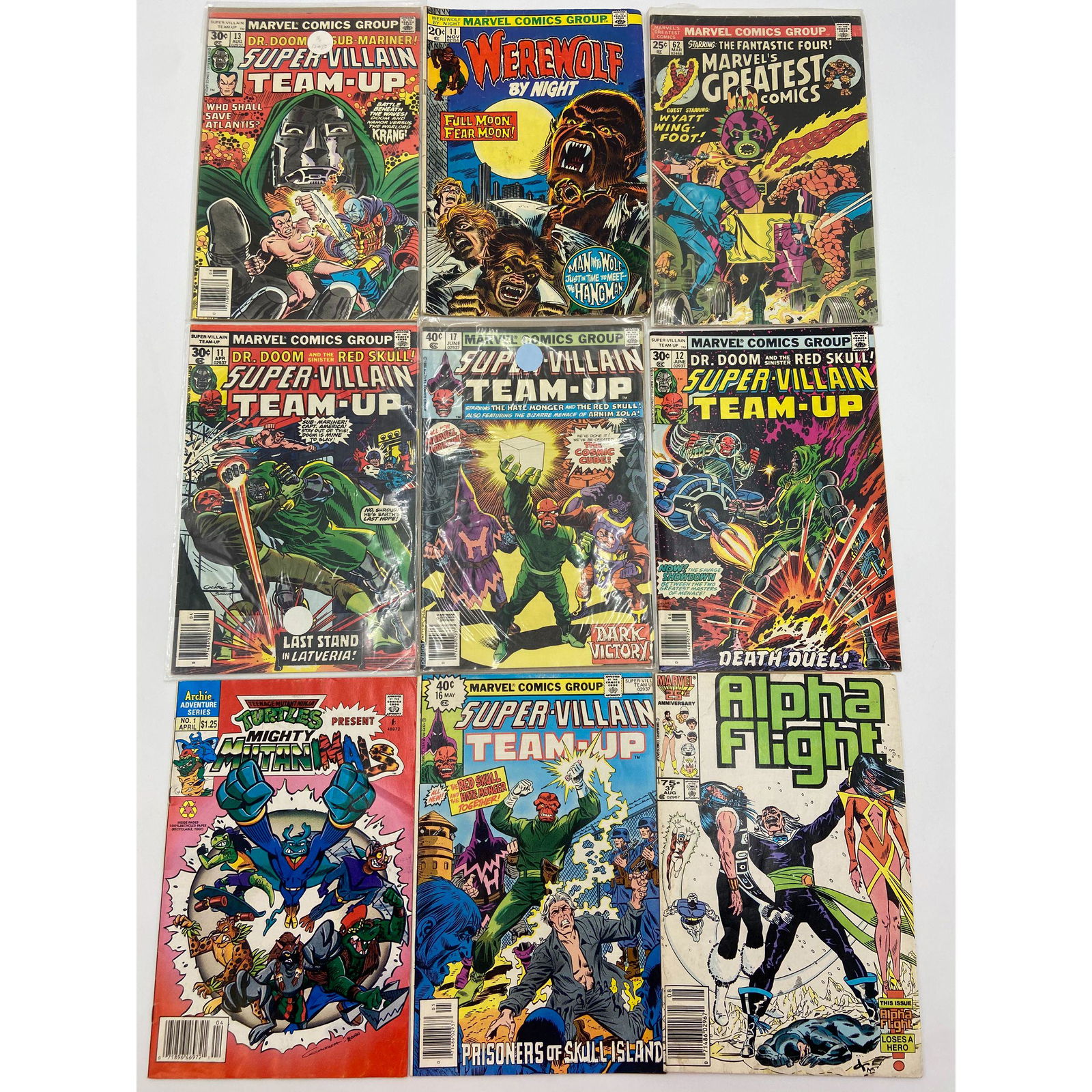 Lot Of 9 Vintage Marvel Comic Books (1 of 10)