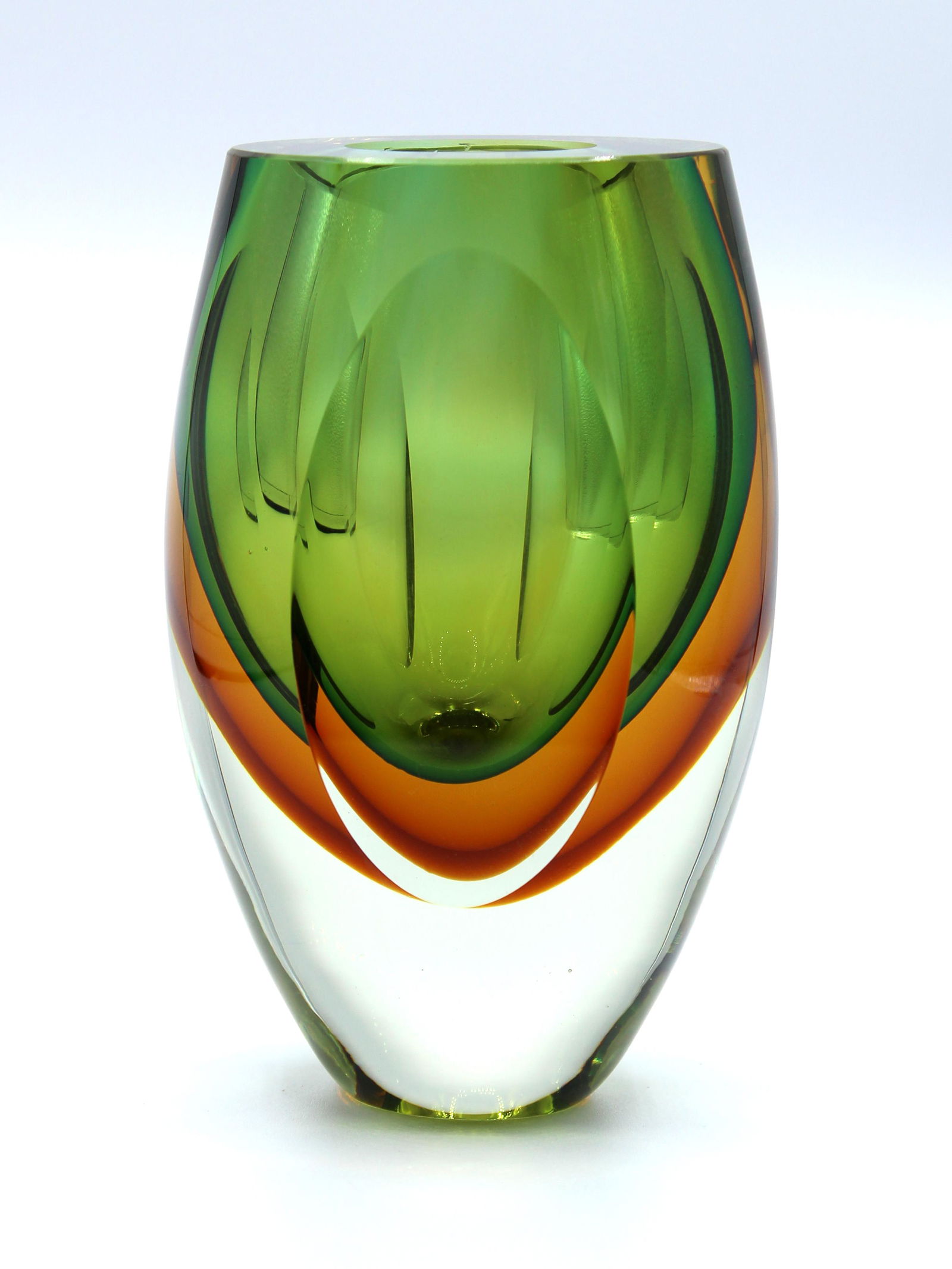 A Very Fine Art Glass Crystal Vase (1 of 2)