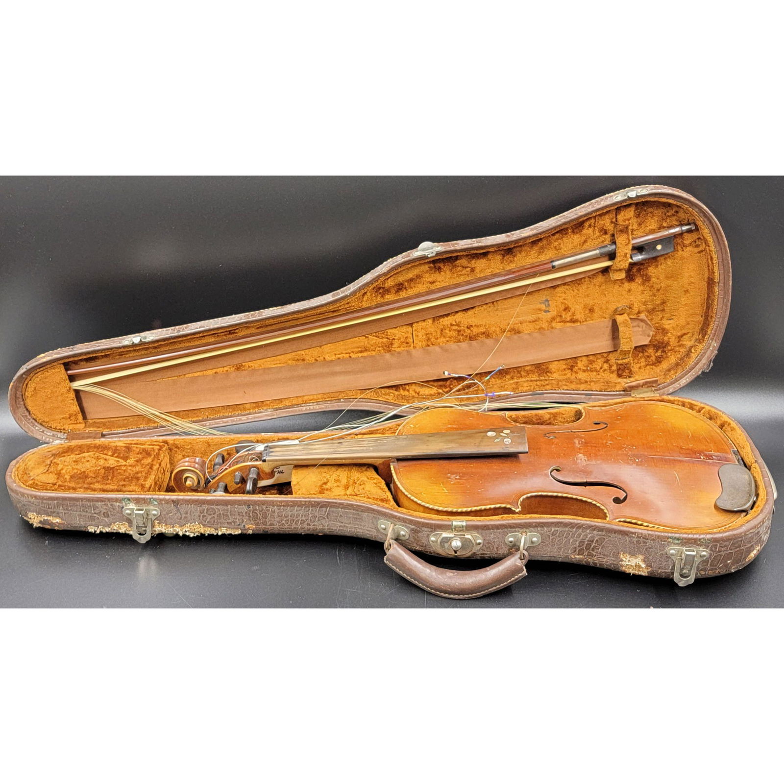 Antique Violin In A Case Antonius Stradivarius Germany (1 of 20)