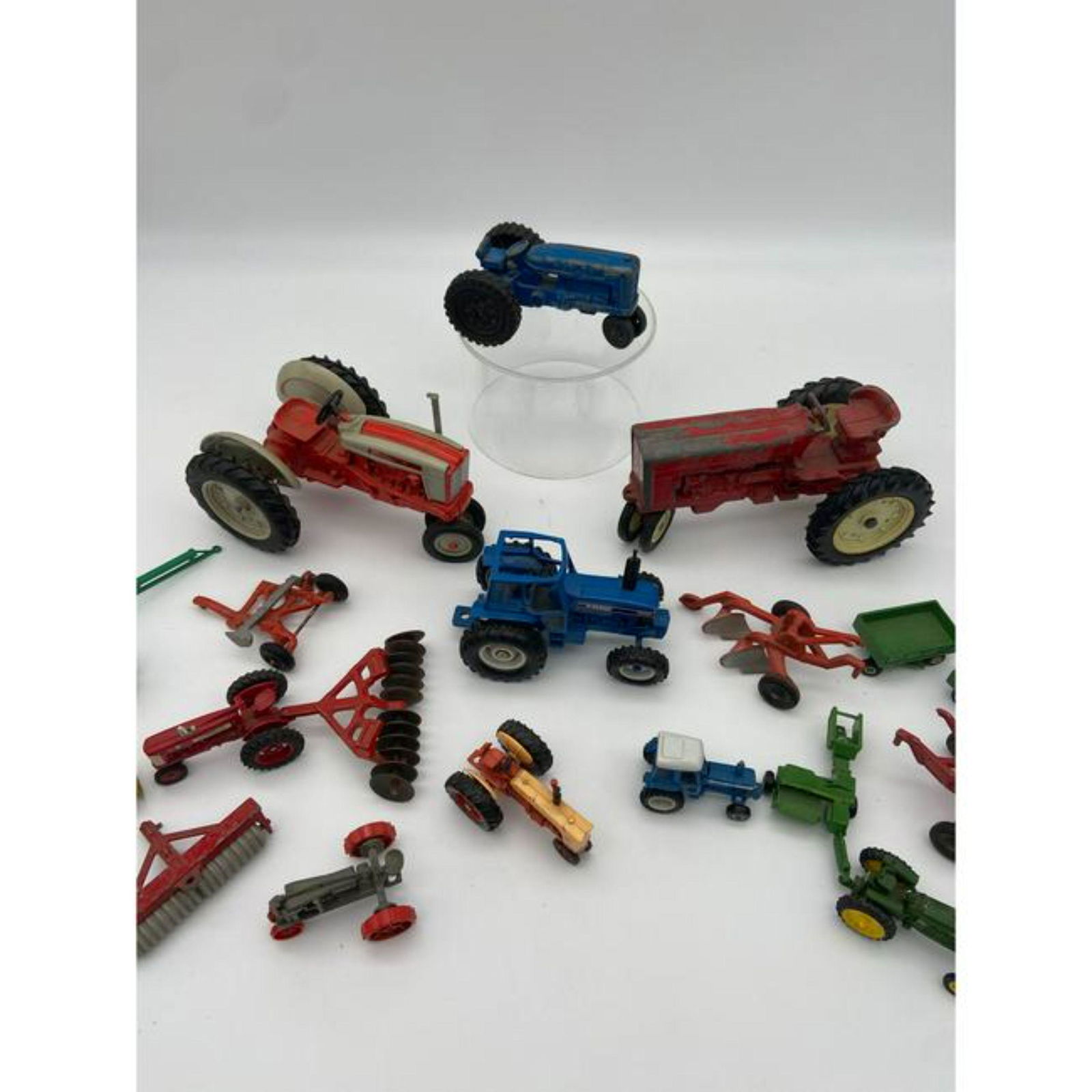 Vintage Lot Of Die-Cast Toy Tractors Hubley, ERTL, Ford (1 of 8)