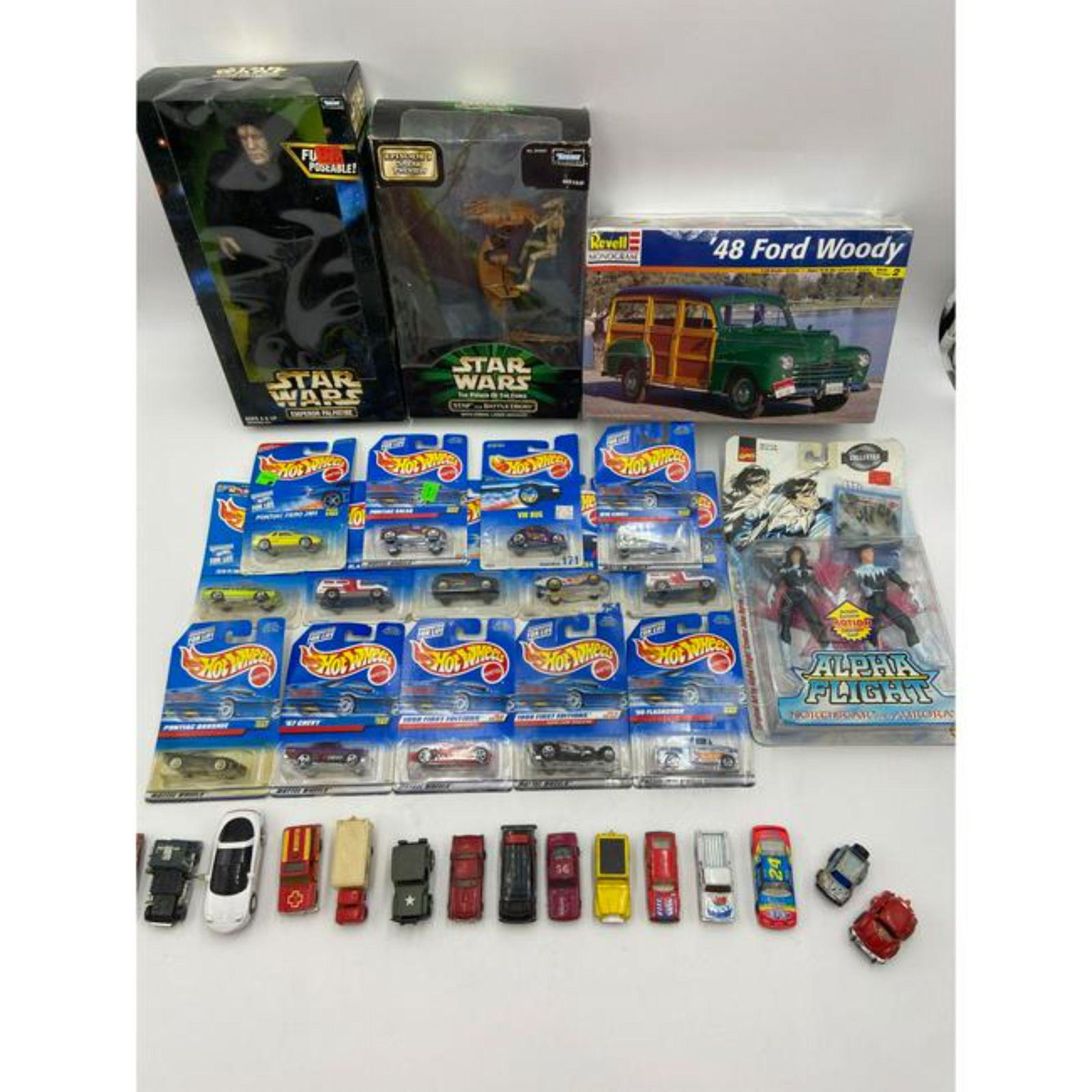 LG LOT OF VINTAGE TOYS STAR WARS & HOT WHEELS (1 of 12)