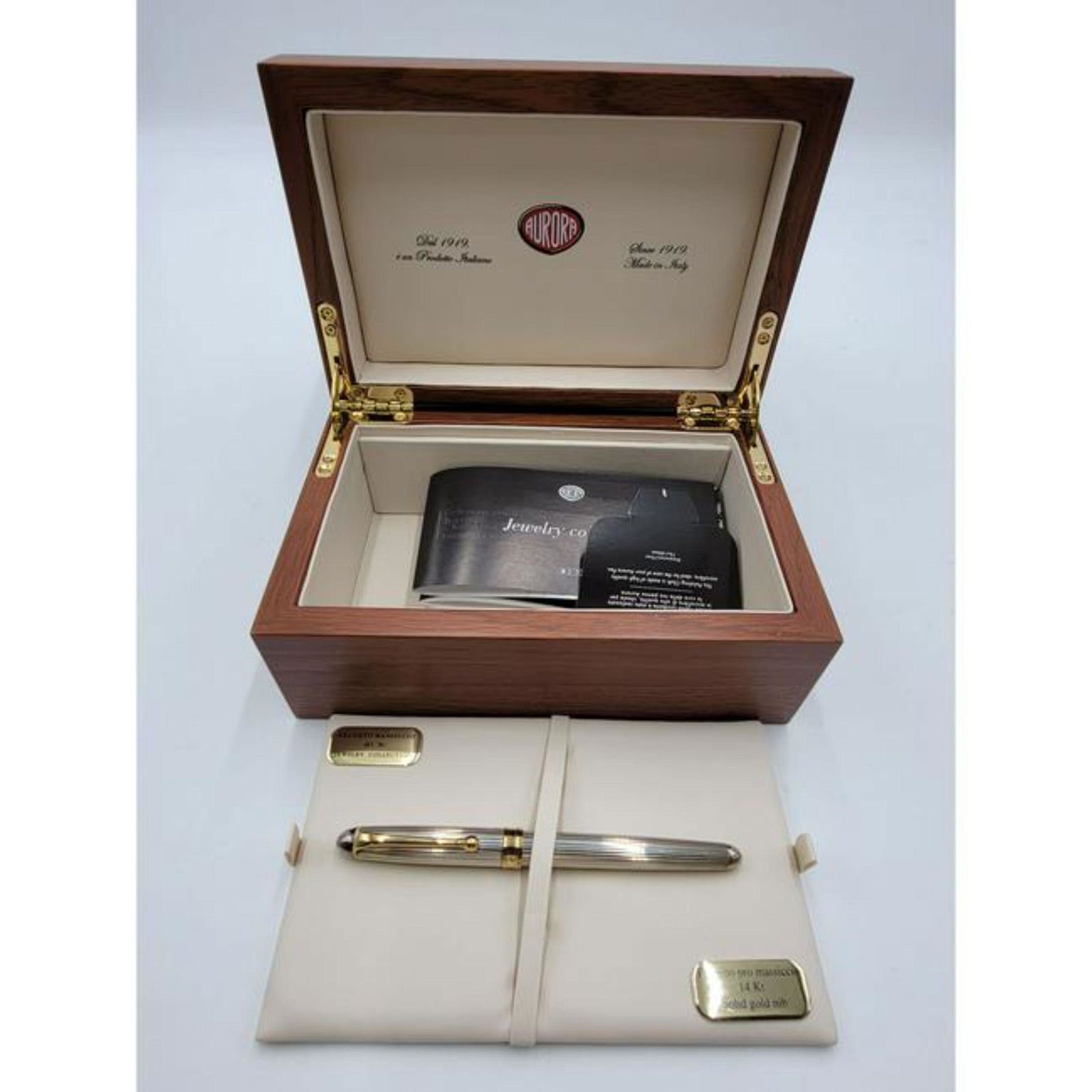 Aurora Fountain Pen Solid Gold 14K Engraved NIB W/ BOX (1 of 11)