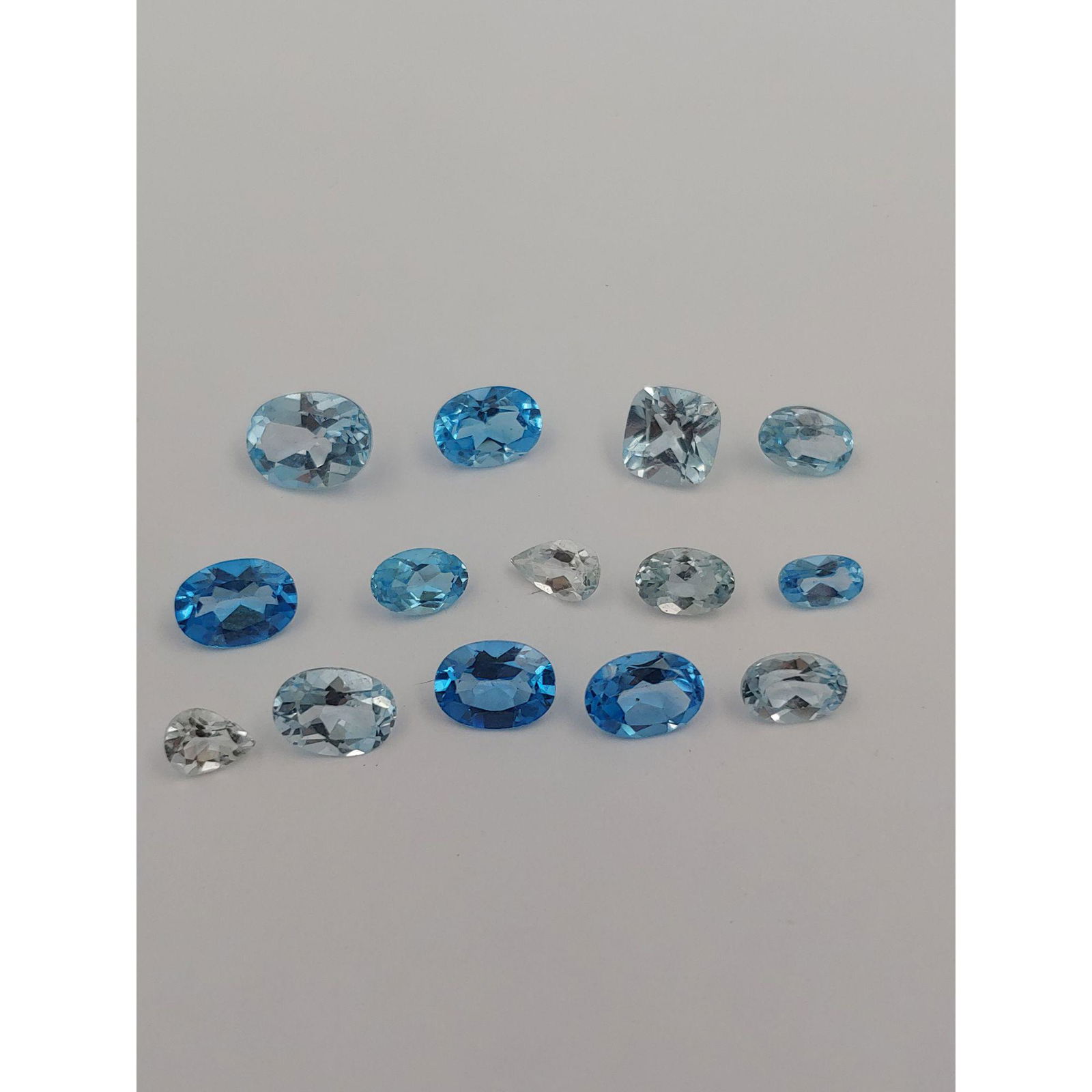 14 Loose 10 Ct Cut Topaz & Aquamarine Gemstones (1 of 2)