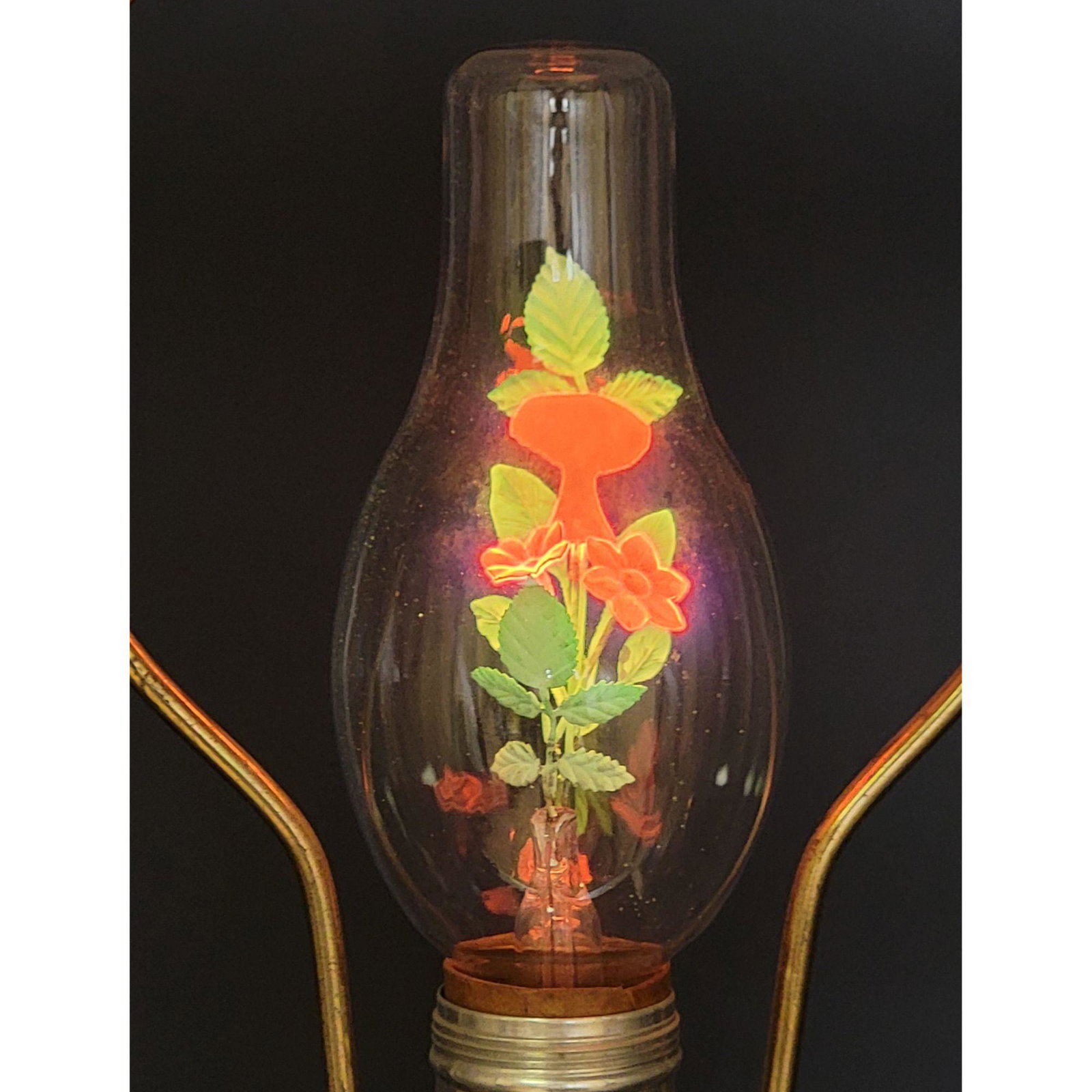 A Vintage Light Bulb Unusual: A Vintage Light Bulb. Measures 6" Tall And Works. Please carefully read our terms of sale, shipping information, and request any condition reports or photos prior to placing a bid. Any condition state