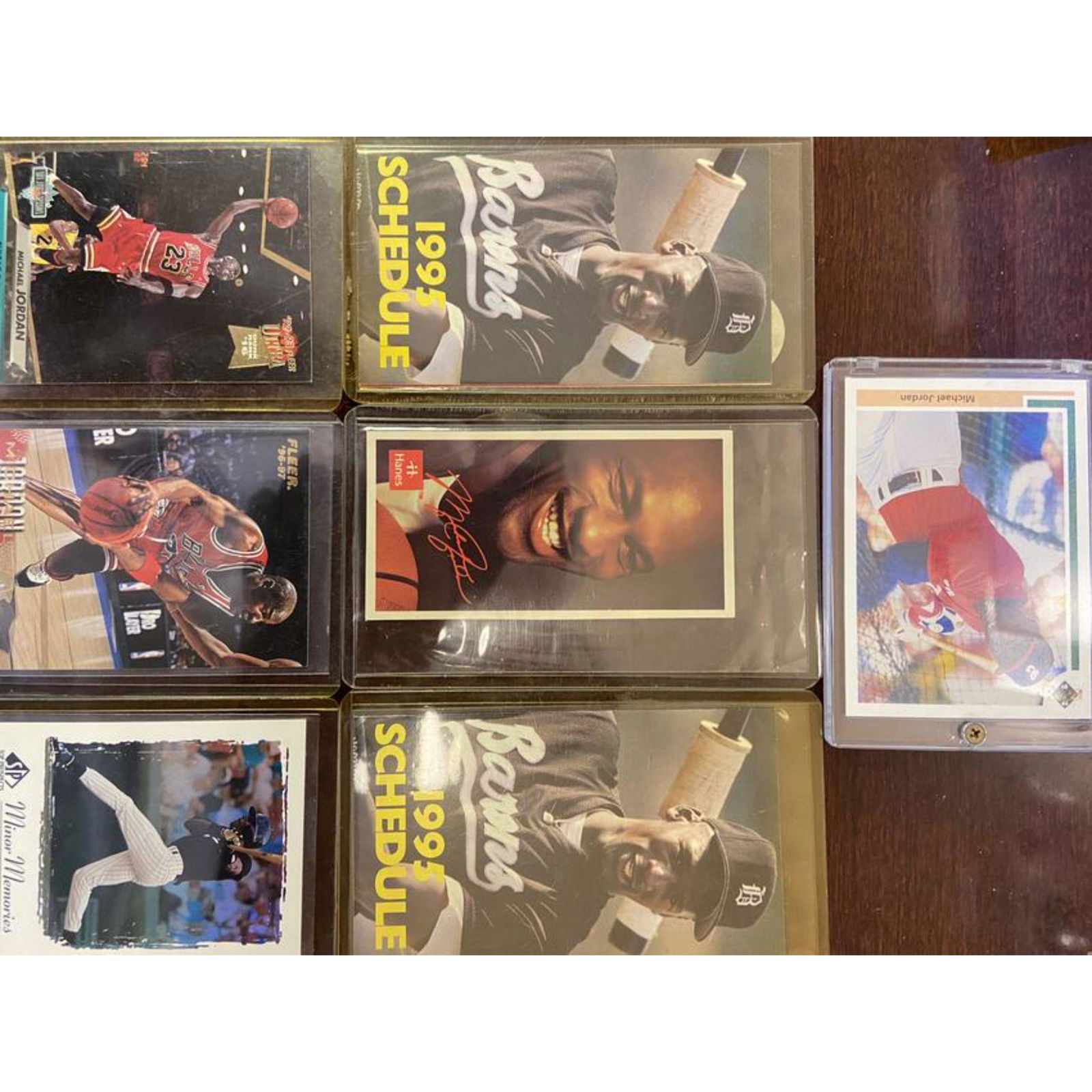 7 VINTAGE MICHEAL JORDAN NBA/MLB COLLECTIBLE CARDS (1 of 12)