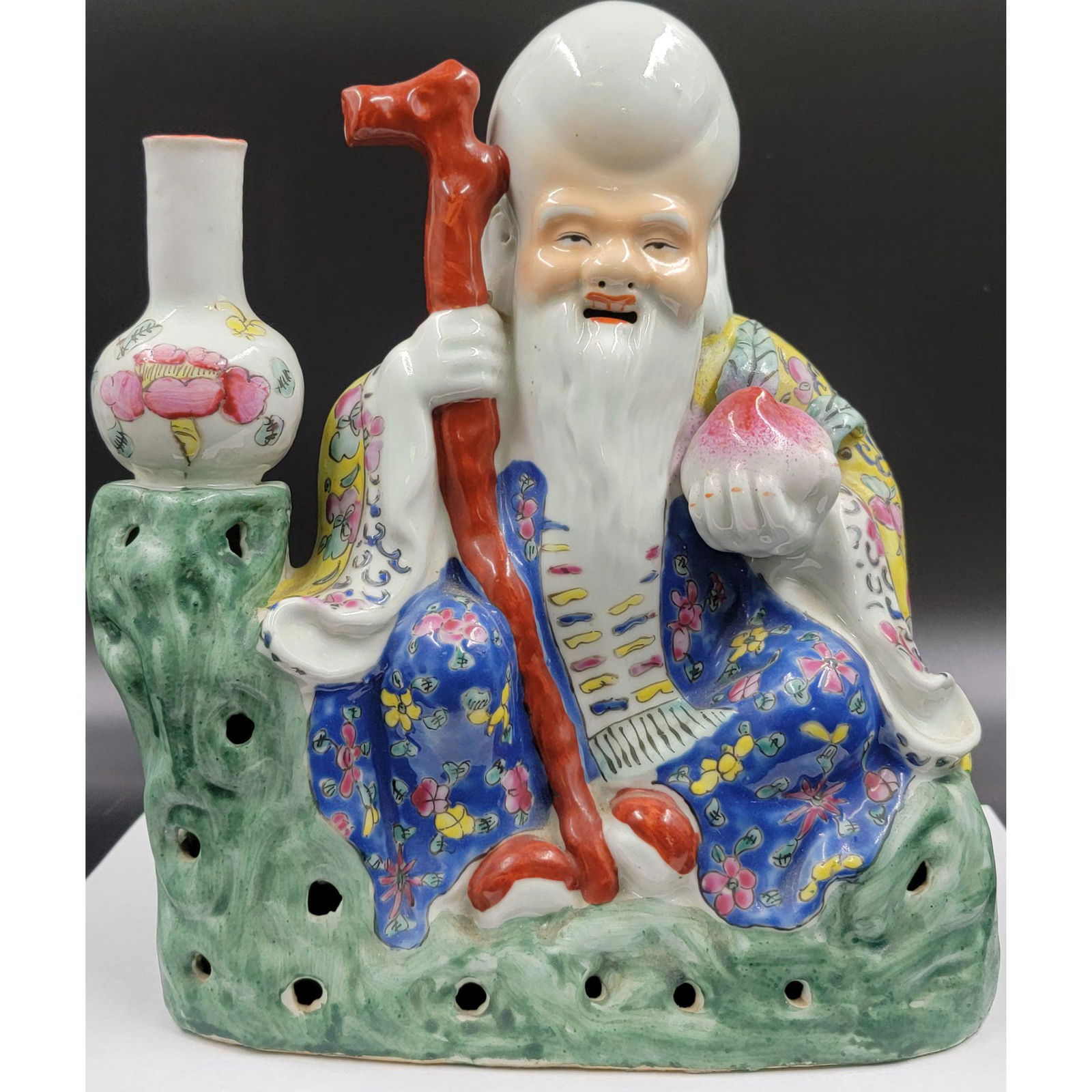 A Chinese Republic Period Famille Rose Buddha (1 of 16)