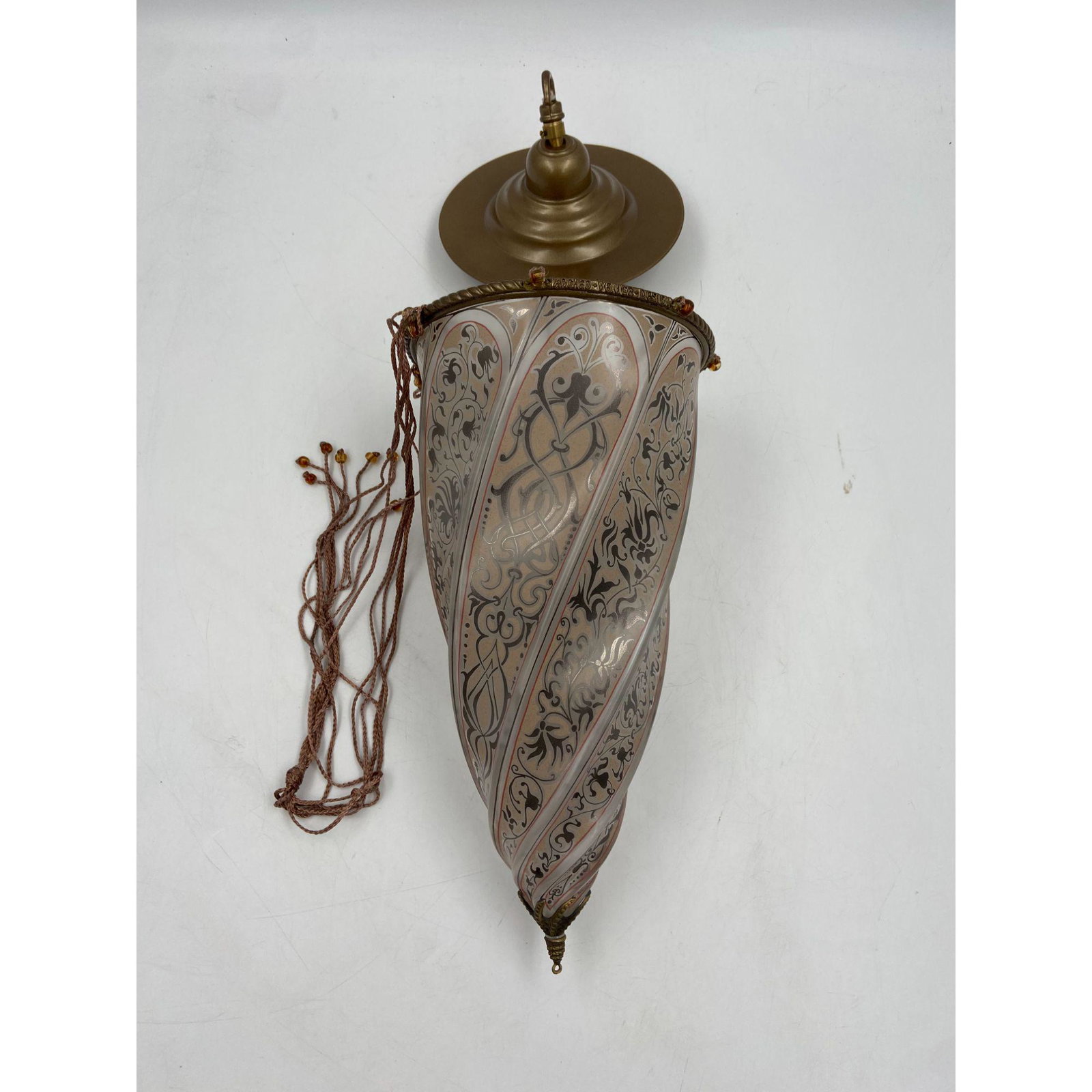 Archeo Venice Design Murano Wall Scone: Archeo Venice Design Murano Wall Scone, Measures 14"....Please carefully read our terms of sale, shipping information, and request any condition reports or photos prior to placing a bid. Any condition