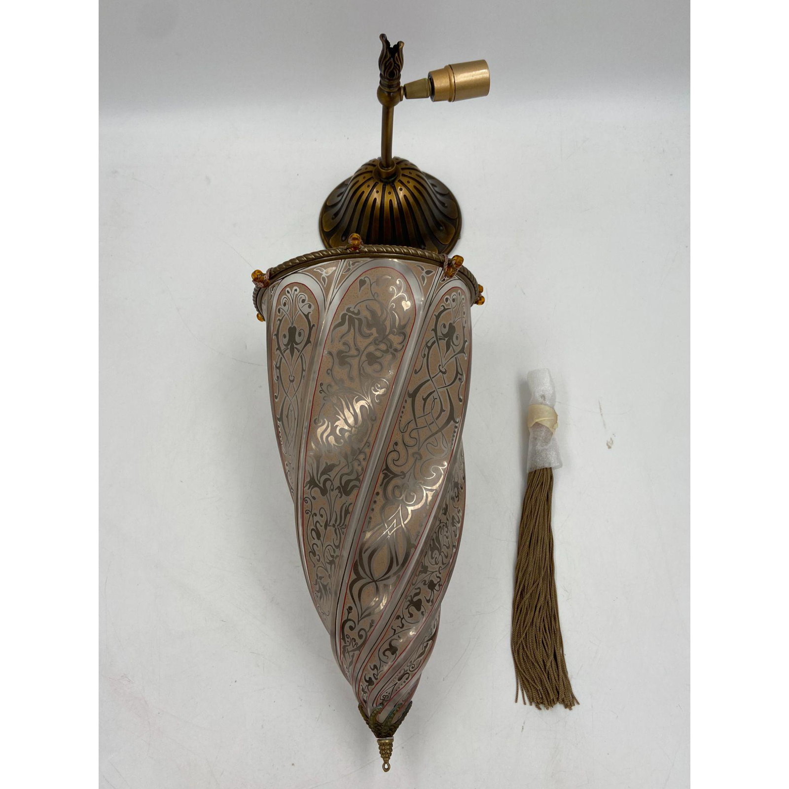 Archeo Venice Design Italian Murano Wall Scones: Archeo Venice Design Murano Wall Scone, Measures 14"....Please carefully read our terms of sale, shipping information, and request any condition reports or photos prior to placing a bid. Any condition