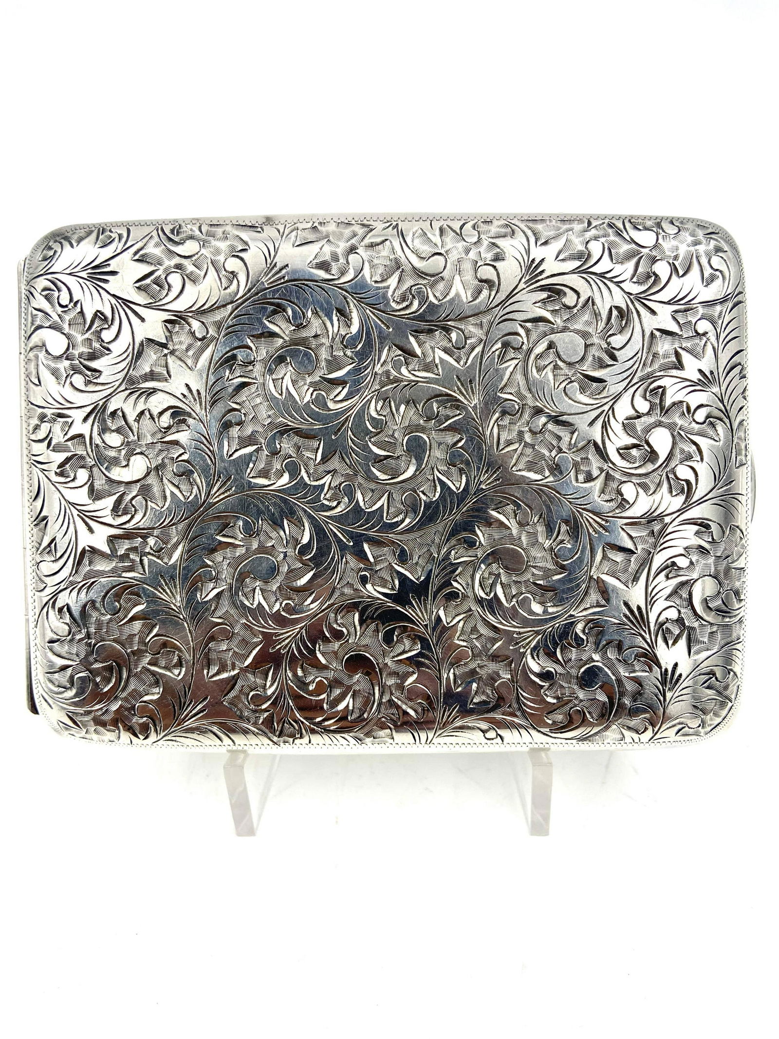 A Fine Sterling Silver Hand Chased Cigarette Case (1 of 6)