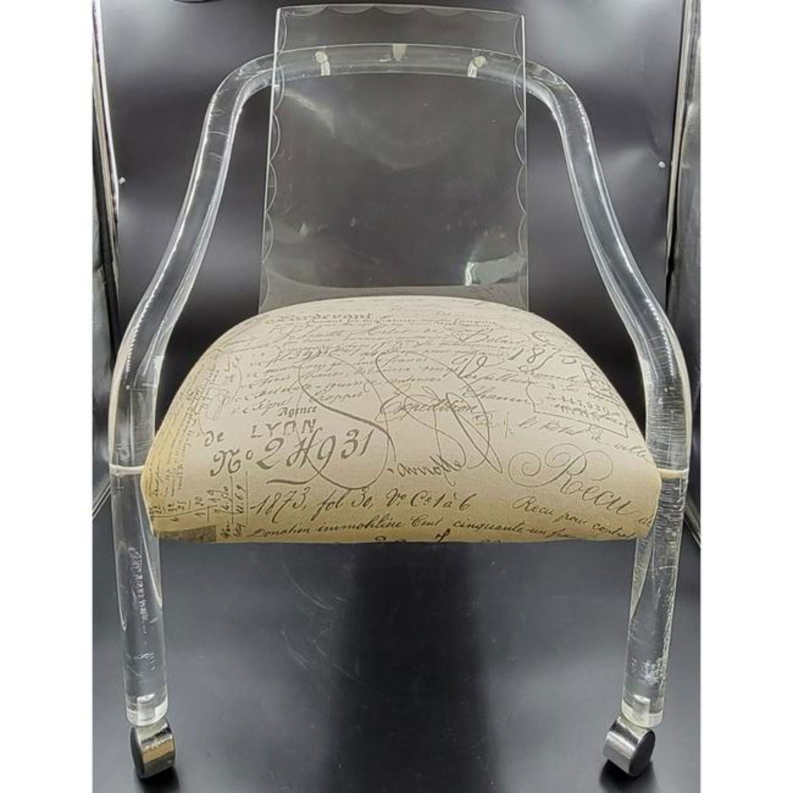 A Mid-Century Modern Acrylic Lucite Arm Chair (1 of 16)