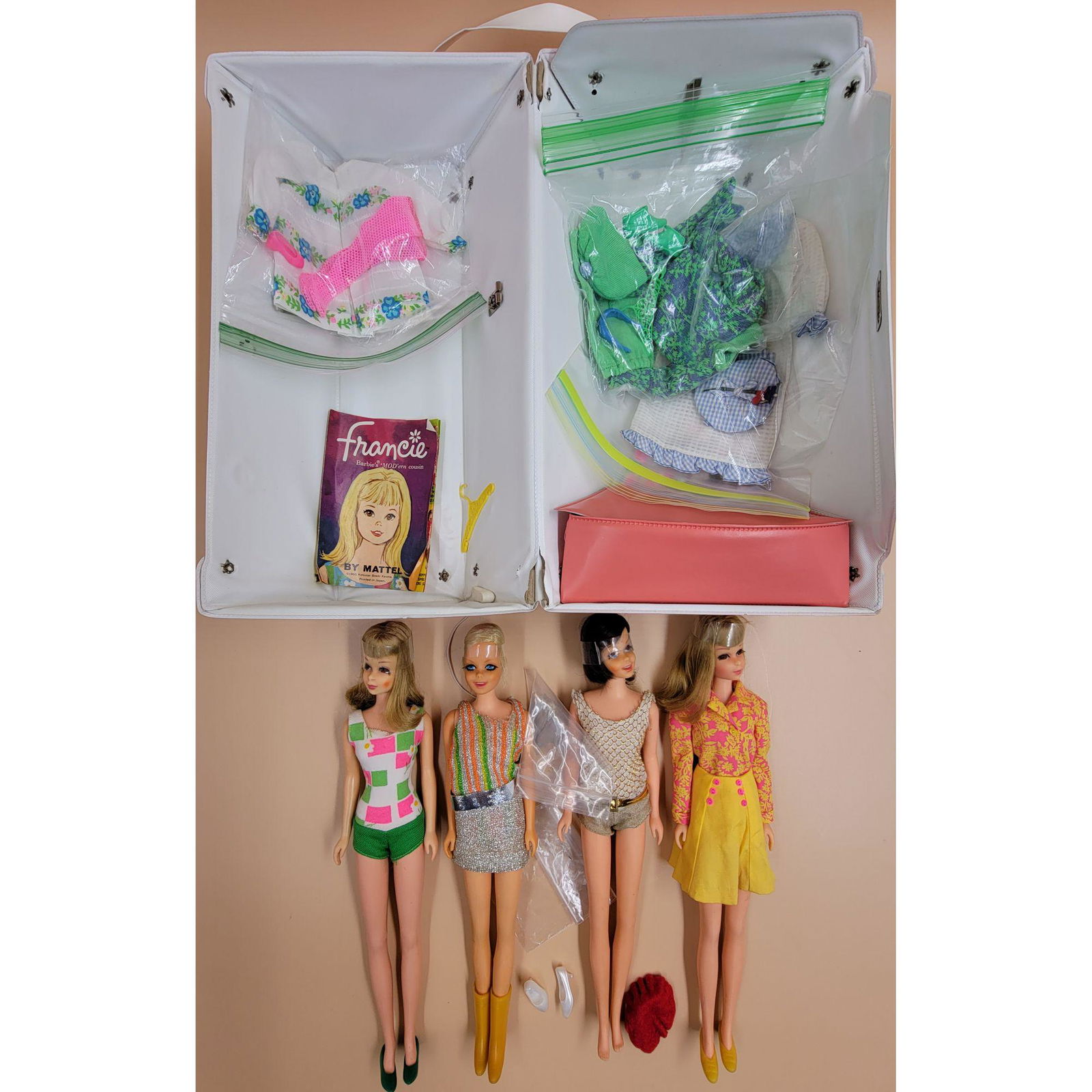 Vintage Barbie Doll Lot (1 of 16)